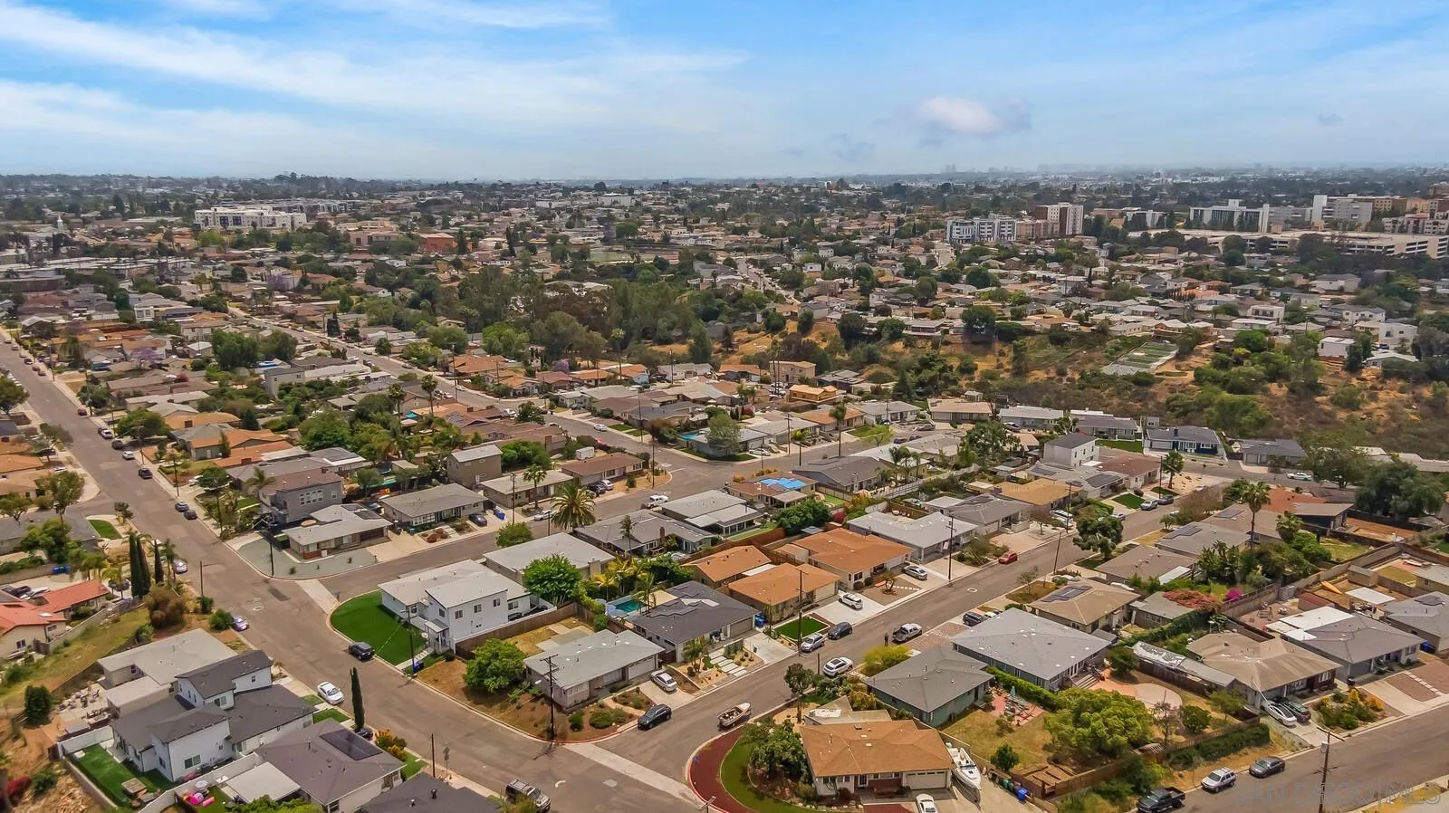 https://cdn.realtyfeed.com/cdn/127/250038389/dd5944f29f53cd57a0437f2236aead40.webp