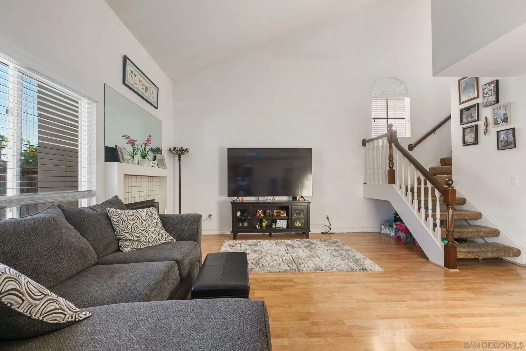 https://cdn.realtyfeed.com/cdn/127/250038390/b87908b59e5e4194b672cf3780de7c53.webp