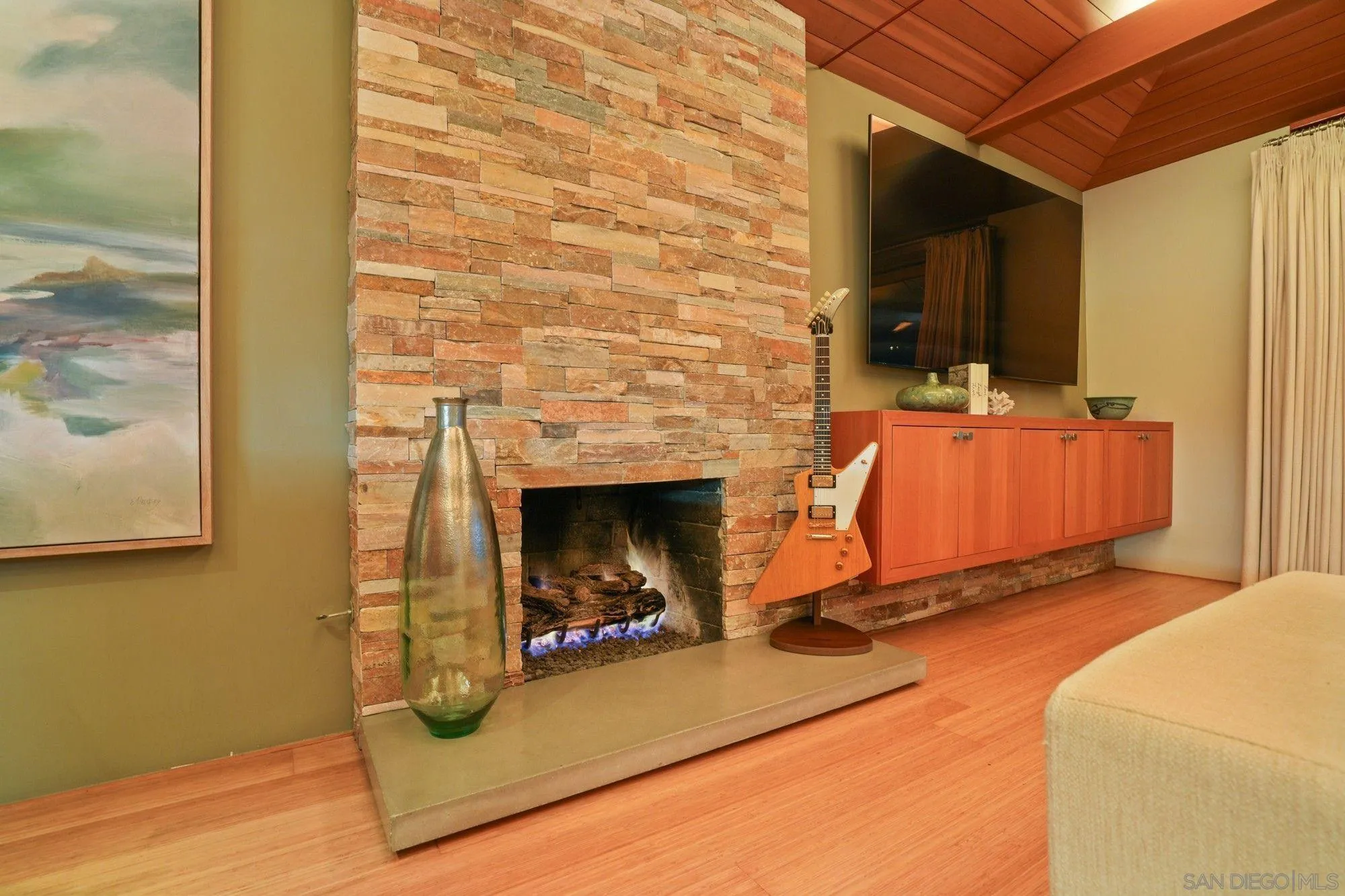 https://cdn.realtyfeed.com/cdn/127/250038399/0e2997c535ab2e66431fbe340f6fbd1d.webp