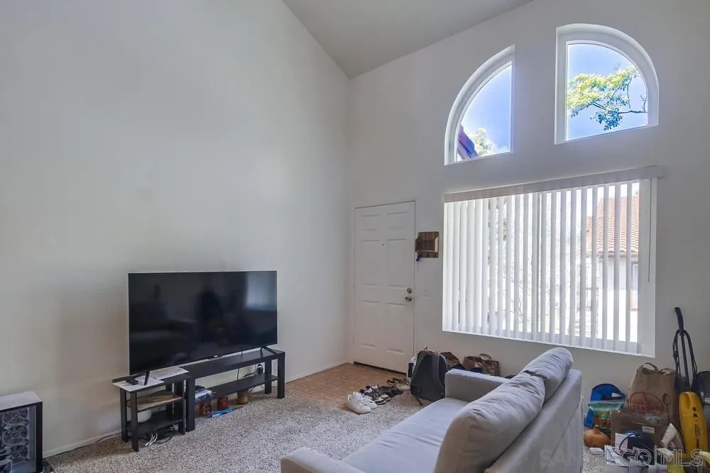 https://cdn.realtyfeed.com/cdn/127/250038405/01d83f2e5438d1ef7c9b25e48848e32c.webp