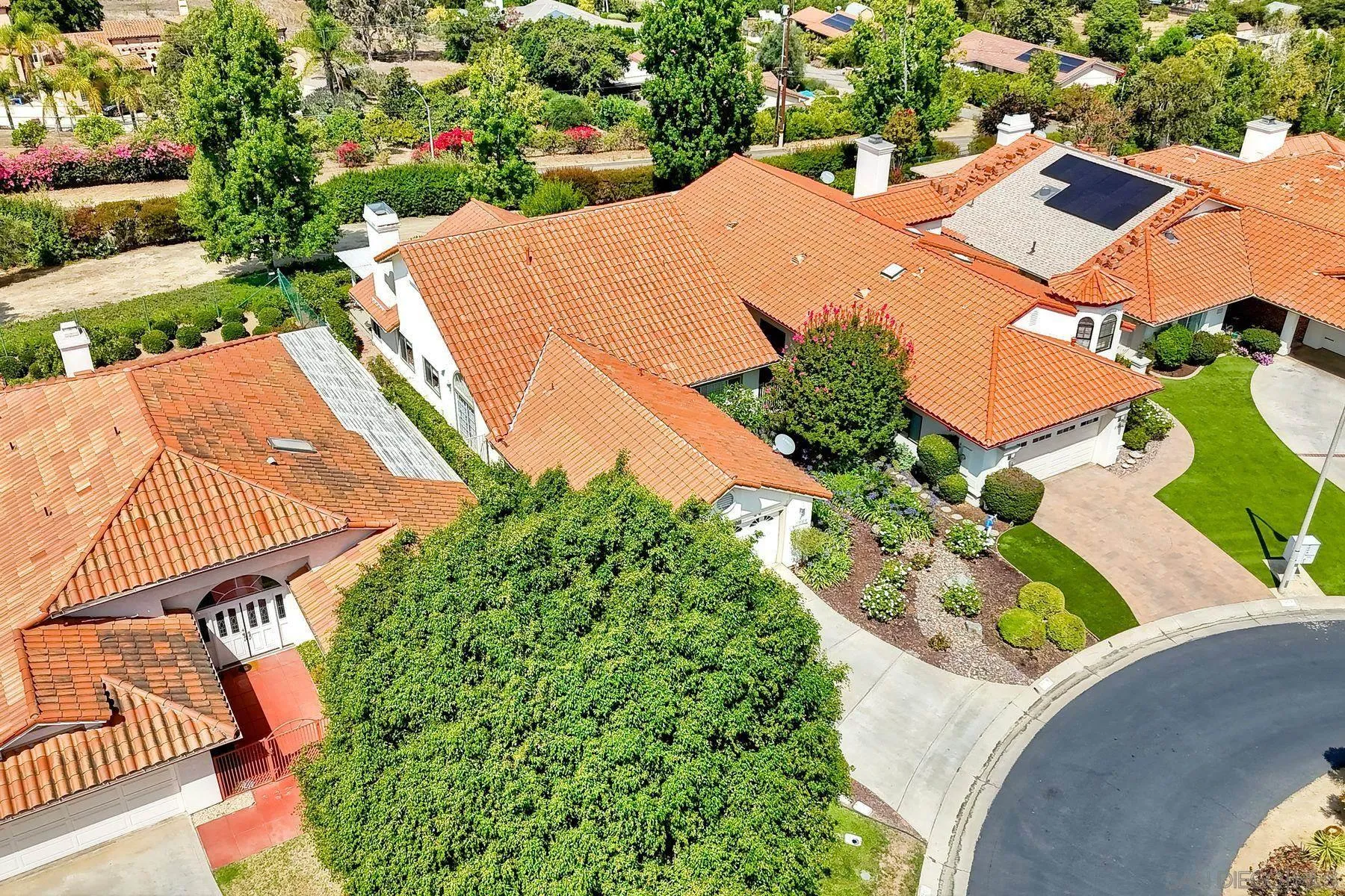 https://cdn.realtyfeed.com/cdn/127/250038416/0edc5c91d2bcc86705411a0168c62090.webp