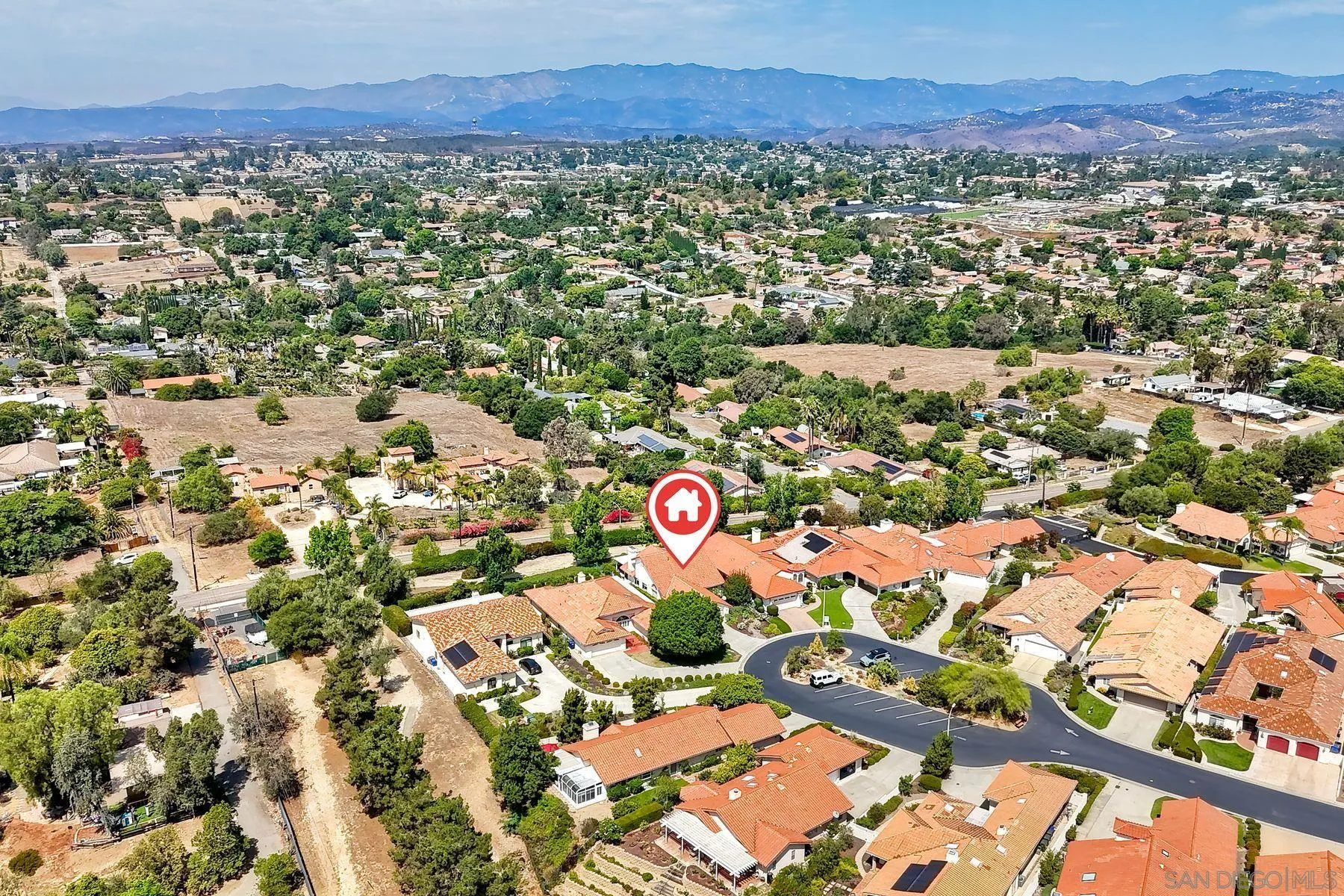 https://cdn.realtyfeed.com/cdn/127/250038416/1dd5d8121ad52c5d52f60e7dee8b0d5e.webp
