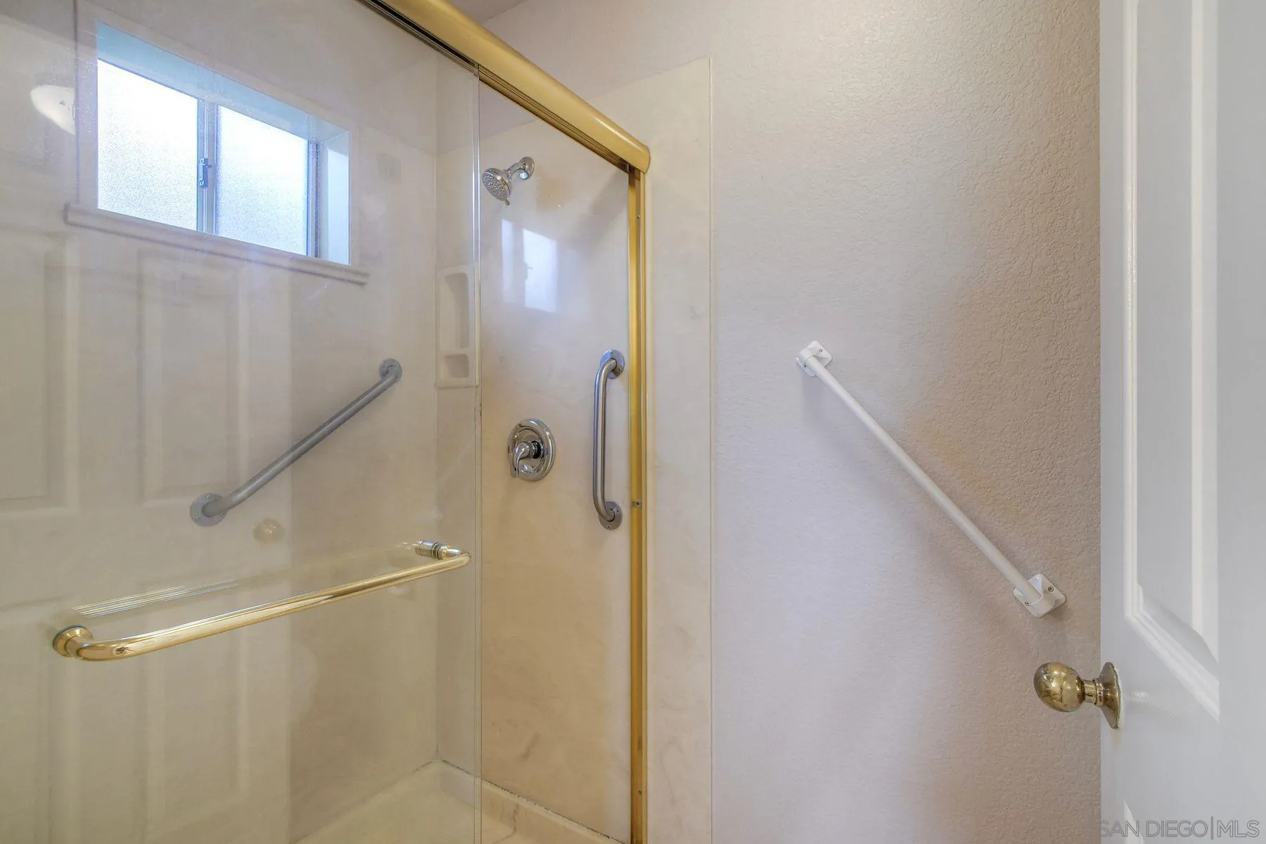 https://cdn.realtyfeed.com/cdn/127/250038416/46080524e1db2ac64cfe62c52302a428.webp