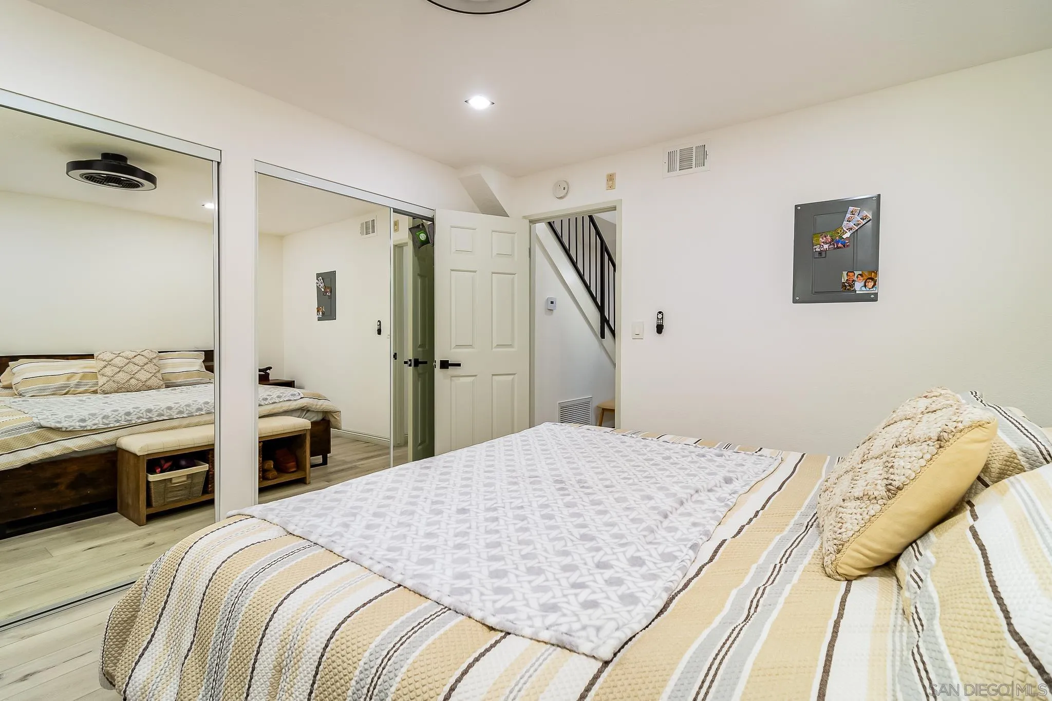https://cdn.realtyfeed.com/cdn/127/250038420/aeba7ade8bfae9c3bcb0671103622d5f.webp