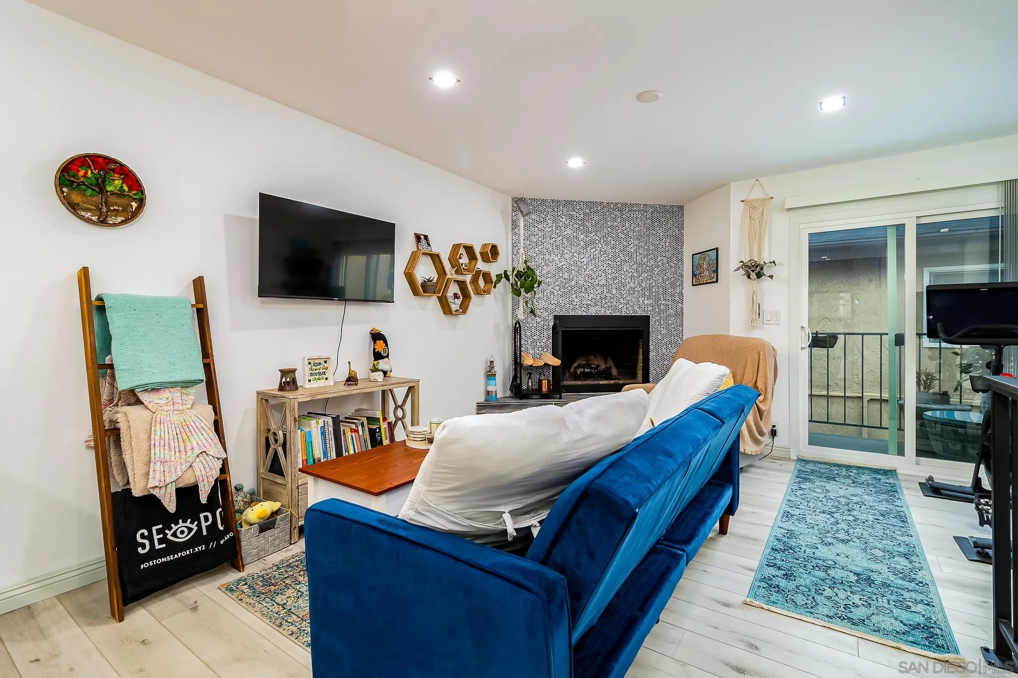 https://cdn.realtyfeed.com/cdn/127/250038420/de2f6d58a8b9612eaaa2df1dfa5eb6fc.webp