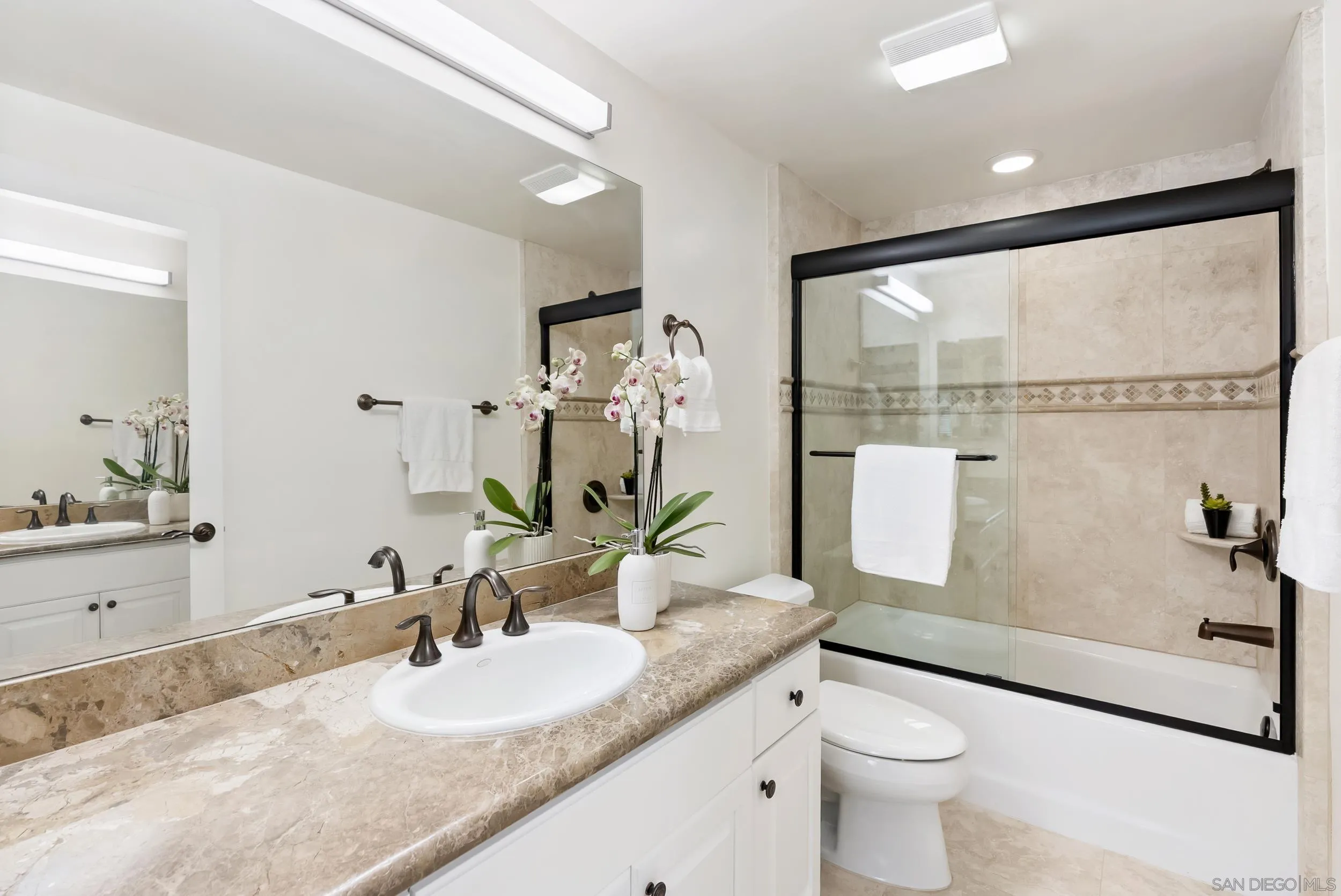 https://cdn.realtyfeed.com/cdn/127/250038422/7b2a09c8a934b12d63113091e6de6bf5.webp