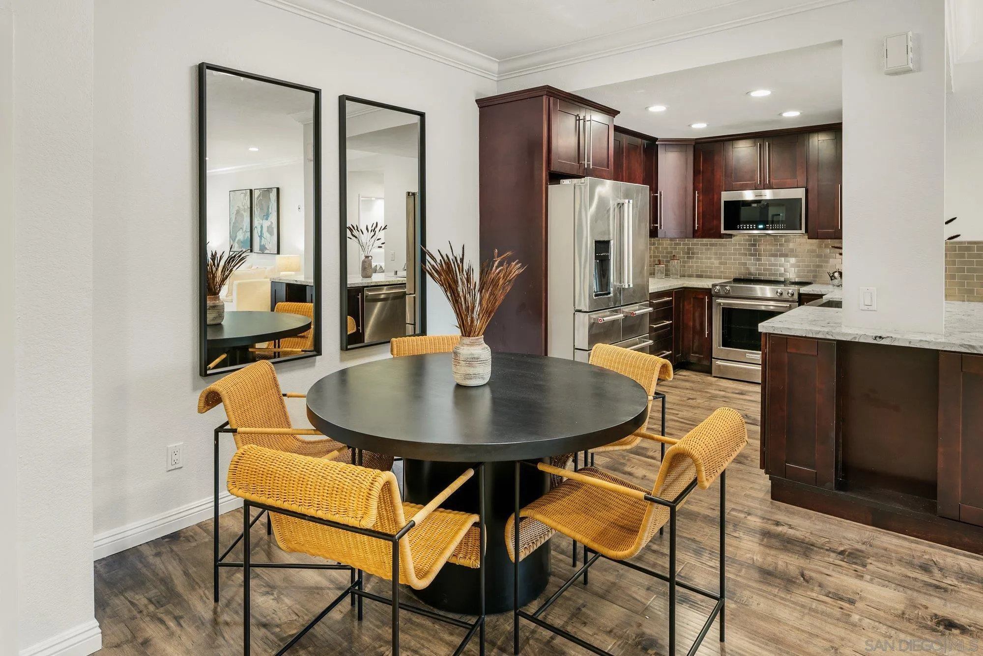 https://cdn.realtyfeed.com/cdn/127/250038424/4da9f7e1ef12617b1befc2ccad1ccab7.webp