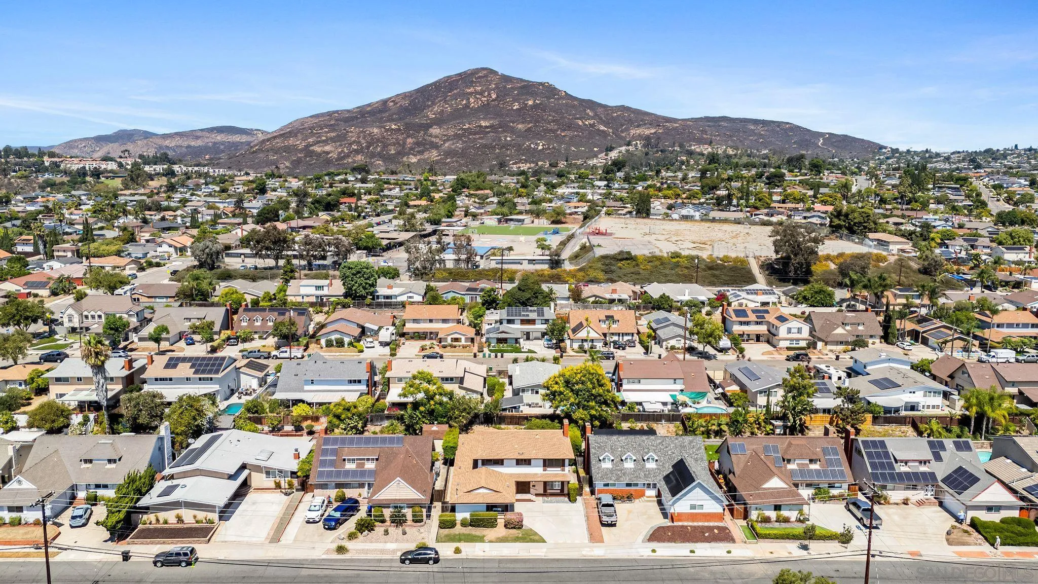 https://cdn.realtyfeed.com/cdn/127/250038425/514dbf831de39a90520555f16497aa77.webp