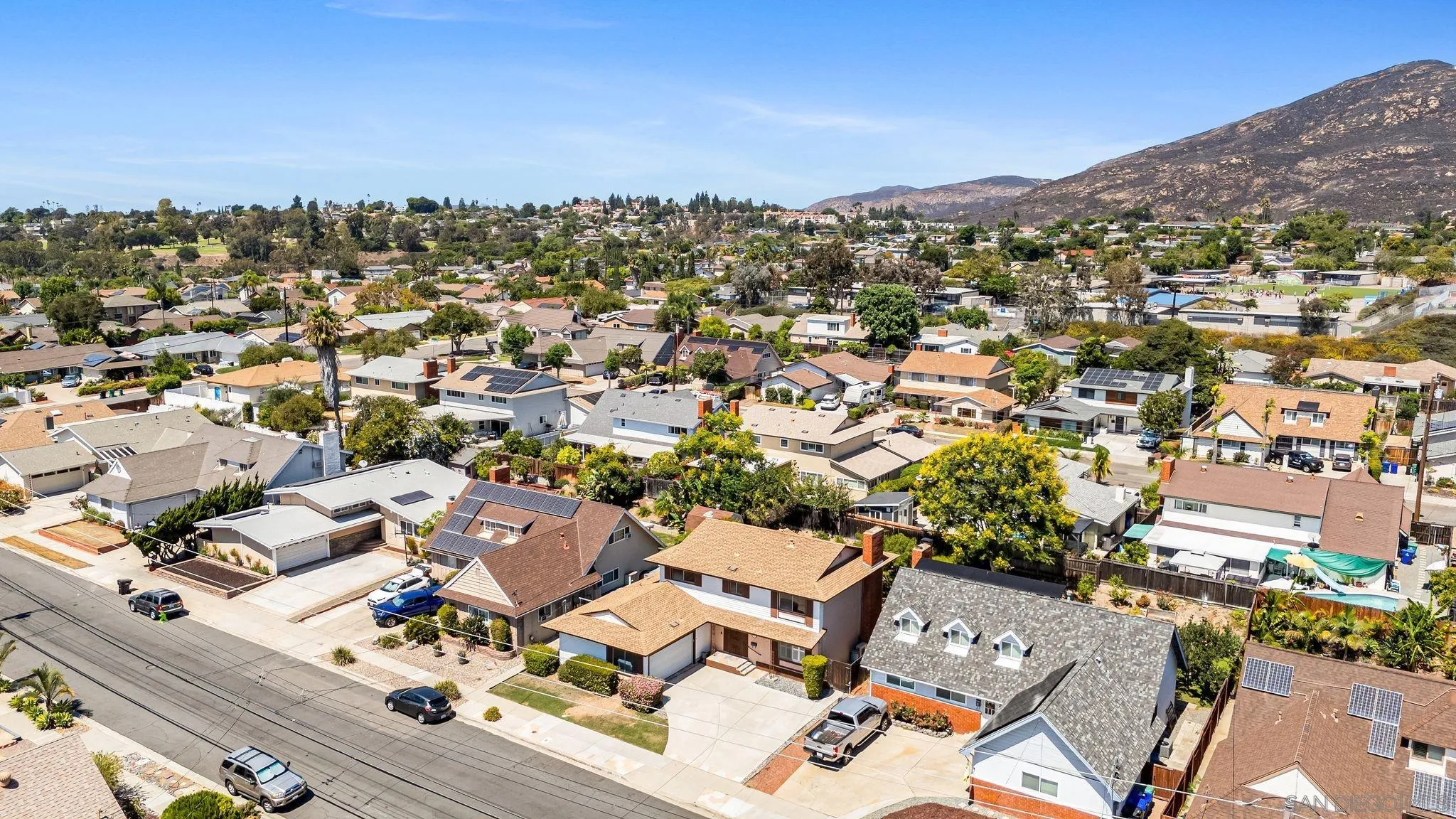 https://cdn.realtyfeed.com/cdn/127/250038425/b00ff10d896380b1018db032ca2c5e3d.webp