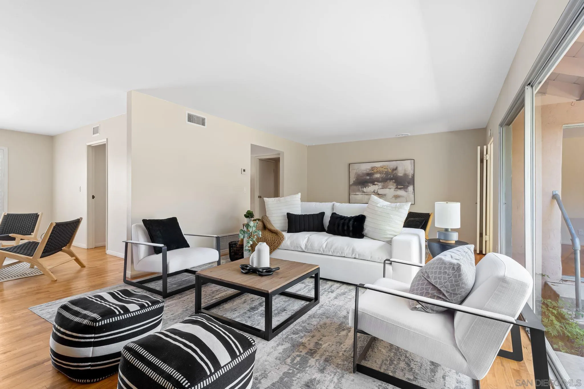 https://cdn.realtyfeed.com/cdn/127/250038425/db1a0d2360a8941171b5c928fc011dbc.webp