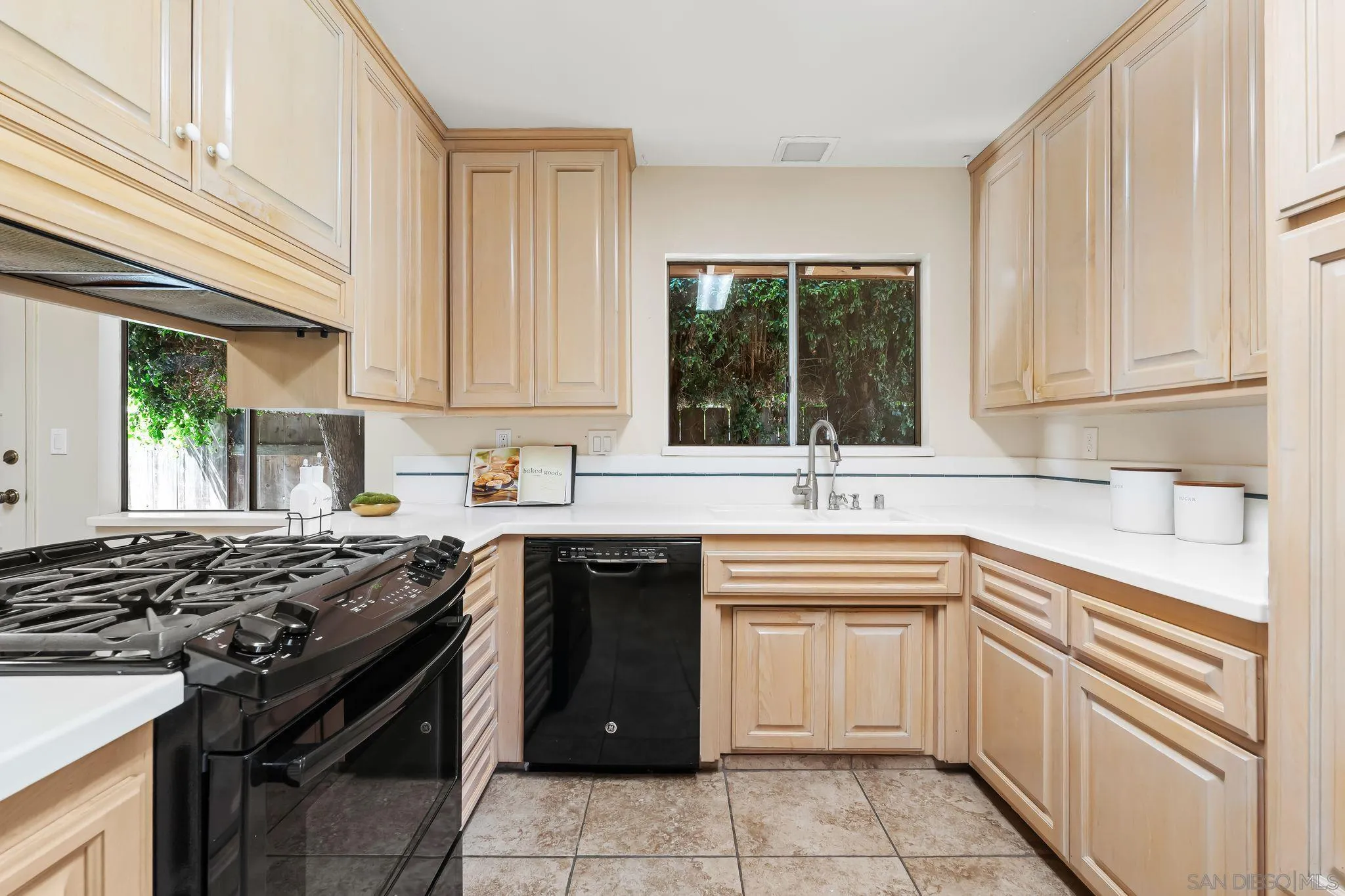 https://cdn.realtyfeed.com/cdn/127/250038425/e7a995a638b38e0d636927ed78071318.webp