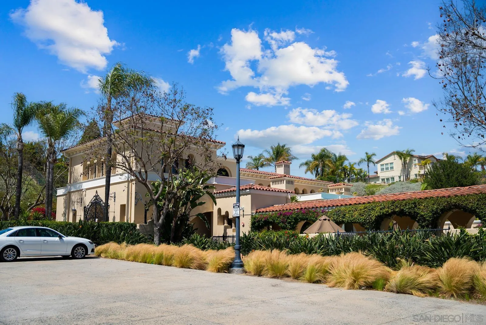 https://cdn.realtyfeed.com/cdn/127/250038426/797eaf1a696aedceb16dc1f08cfbdc24.webp