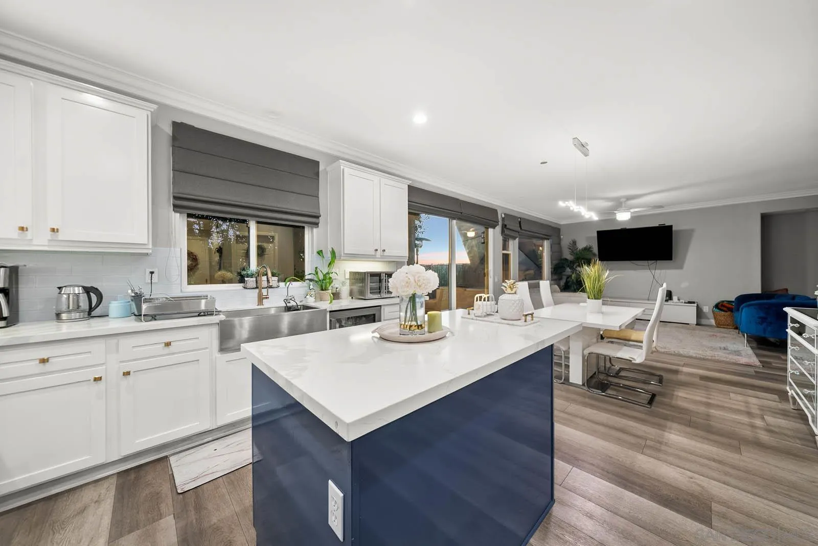https://cdn.realtyfeed.com/cdn/127/250038426/cfd8dfa70ab5cb5a014ffed7e2dc3b22.webp