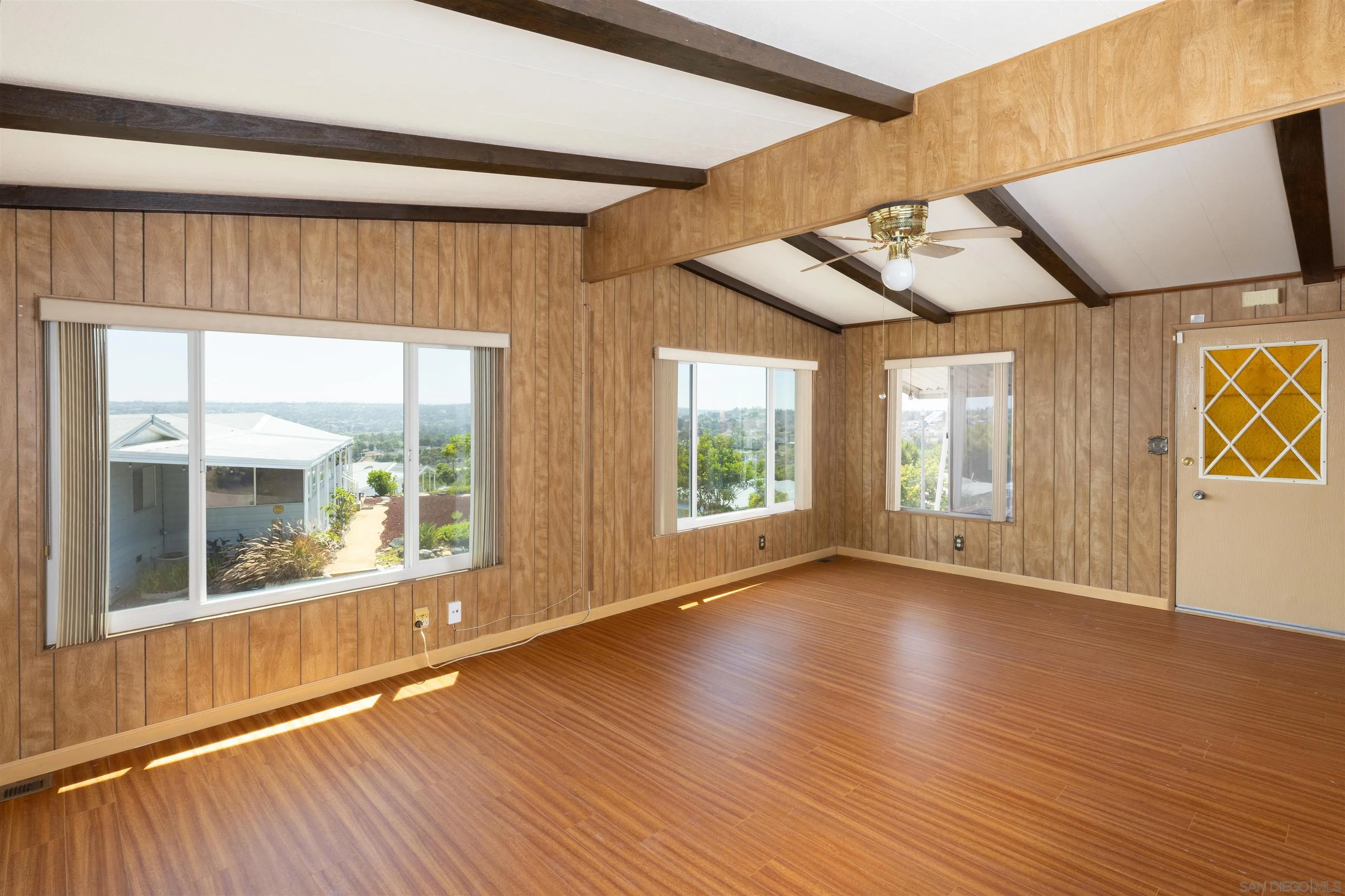 https://cdn.realtyfeed.com/cdn/127/250038427/8c8872f9f858b71e46c2e340b43e8edd.webp