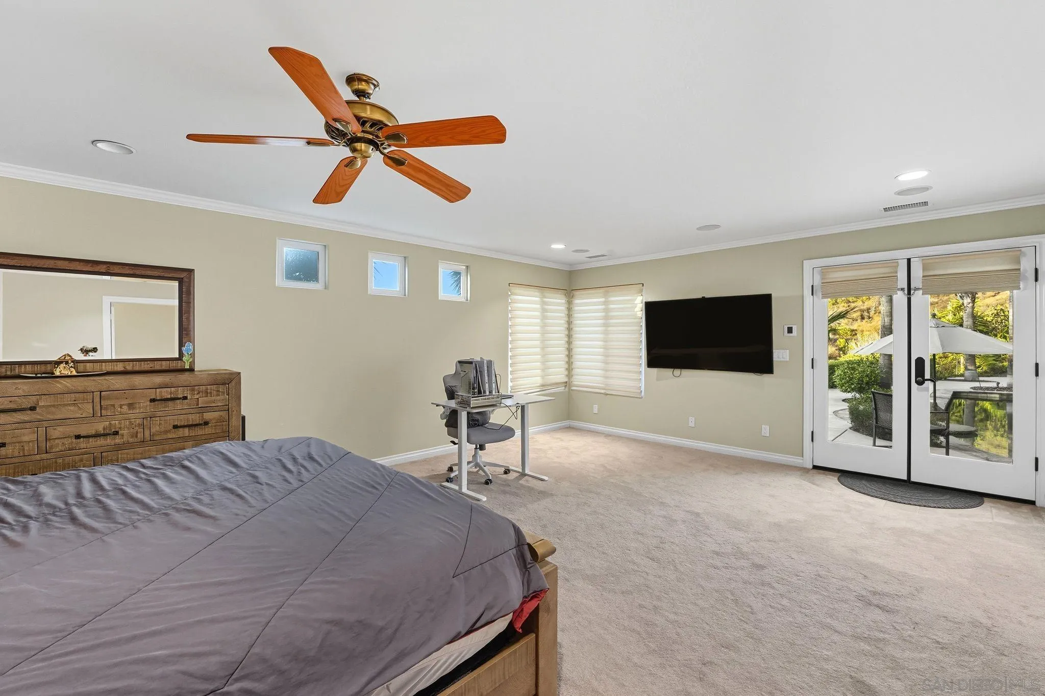 https://cdn.realtyfeed.com/cdn/127/250038432/01bc41ab86bcf1bfec9c9b50372e05c6.webp