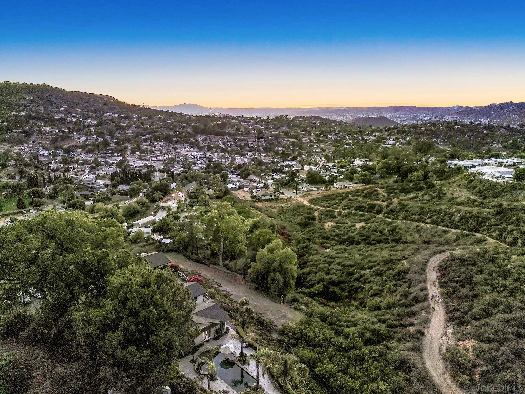 https://cdn.realtyfeed.com/cdn/127/250038432/151e4533ce801960b9cd1d46ee379d0c.webp