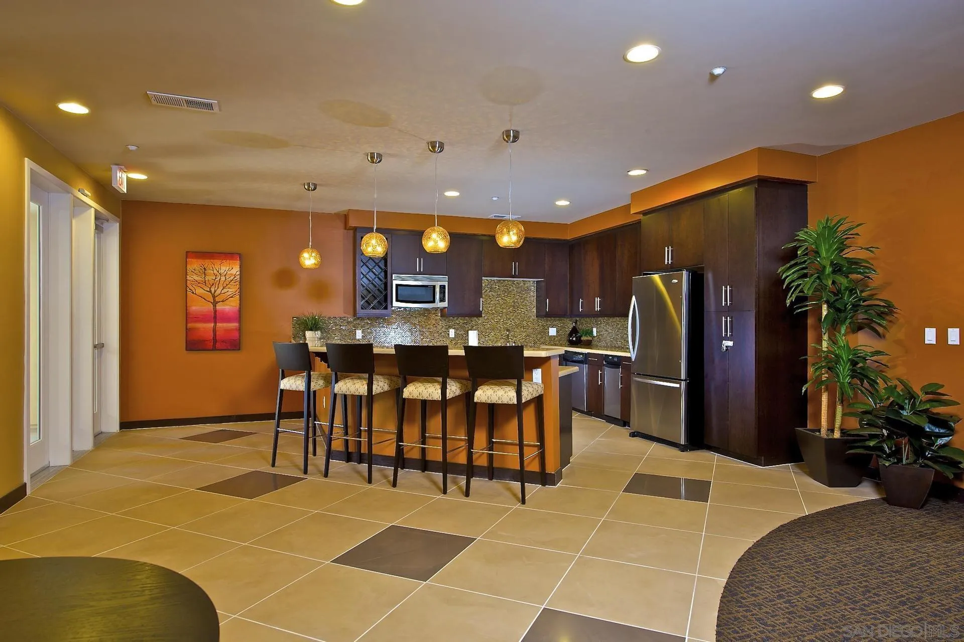 https://cdn.realtyfeed.com/cdn/127/250038434/f4fcb36cc199601da10f096174f721c4.webp