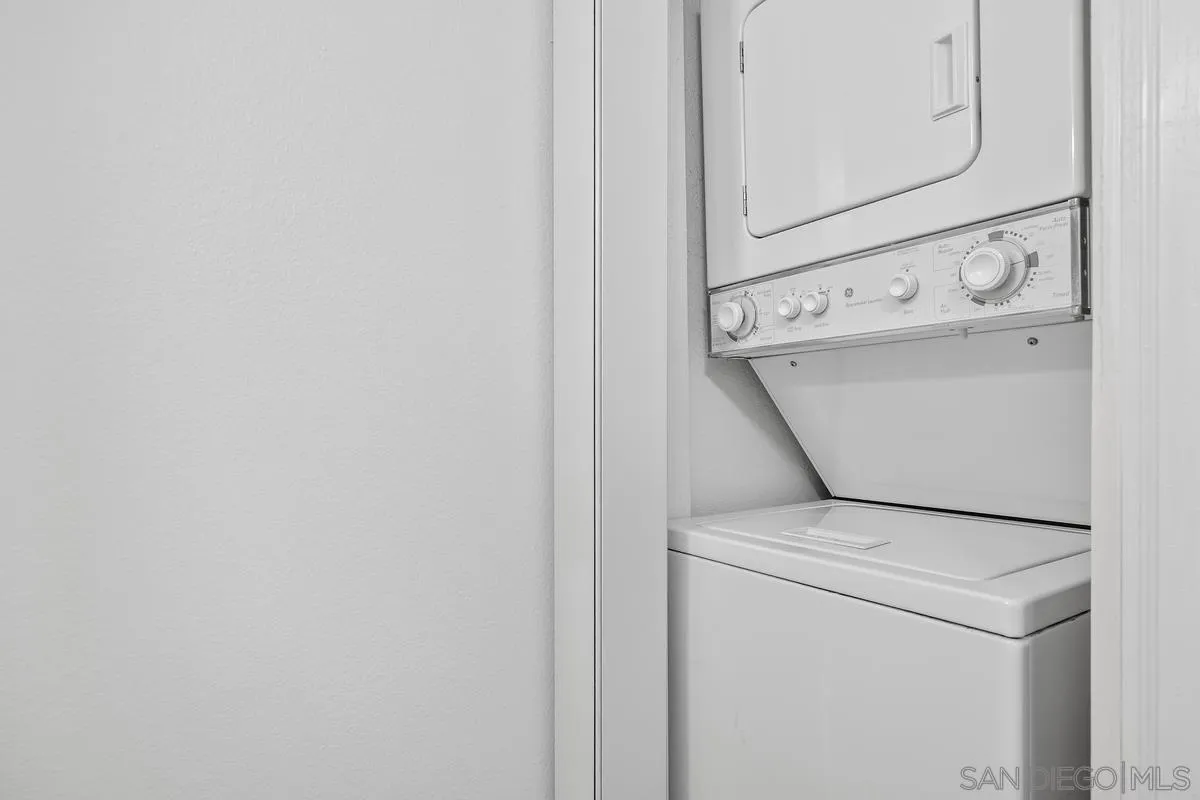 https://cdn.realtyfeed.com/cdn/127/250038436/e4e3ce2e29bca60497996895b891e2e7.webp