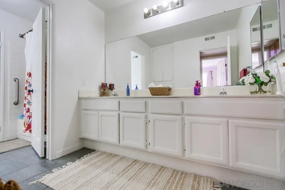 https://cdn.realtyfeed.com/cdn/127/250038437/7b3a3f54a970ee6d08df8eaa46840d5d.webp