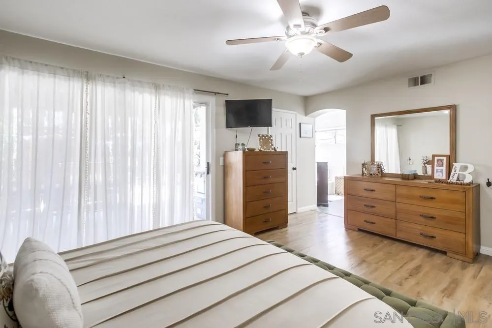 https://cdn.realtyfeed.com/cdn/127/250038437/eef2d064c5d92bf3acff49f04157f76b.webp