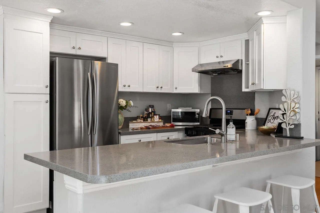 https://cdn.realtyfeed.com/cdn/127/250038438/9e827f916a6af6335aad11d377ec063e.webp