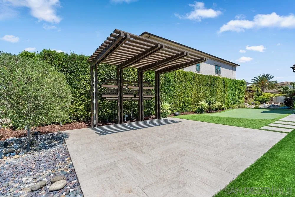 https://cdn.realtyfeed.com/cdn/127/250038440/f68fe4b79641c0224e210587931e973e.webp