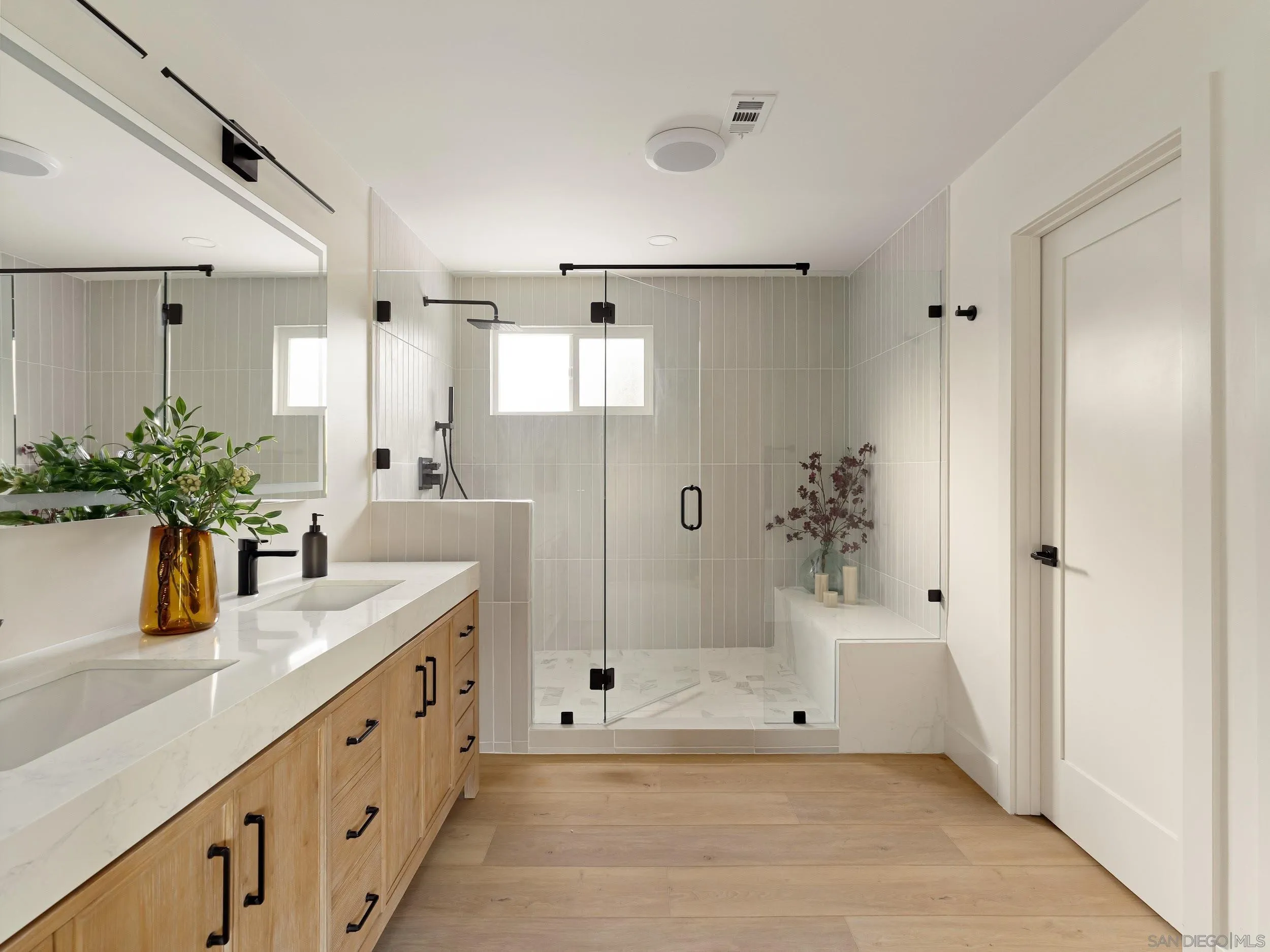https://cdn.realtyfeed.com/cdn/127/250038445/be5f3d6bb8bf44da5e487b7cc891f252.webp
