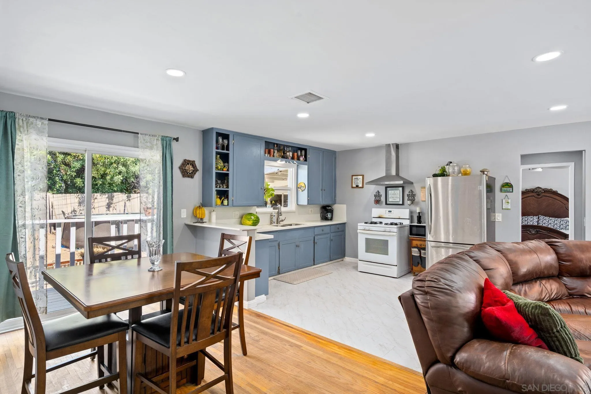https://cdn.realtyfeed.com/cdn/127/250038447/c5f04fff487e4f69b7c6d26c844ae097.webp