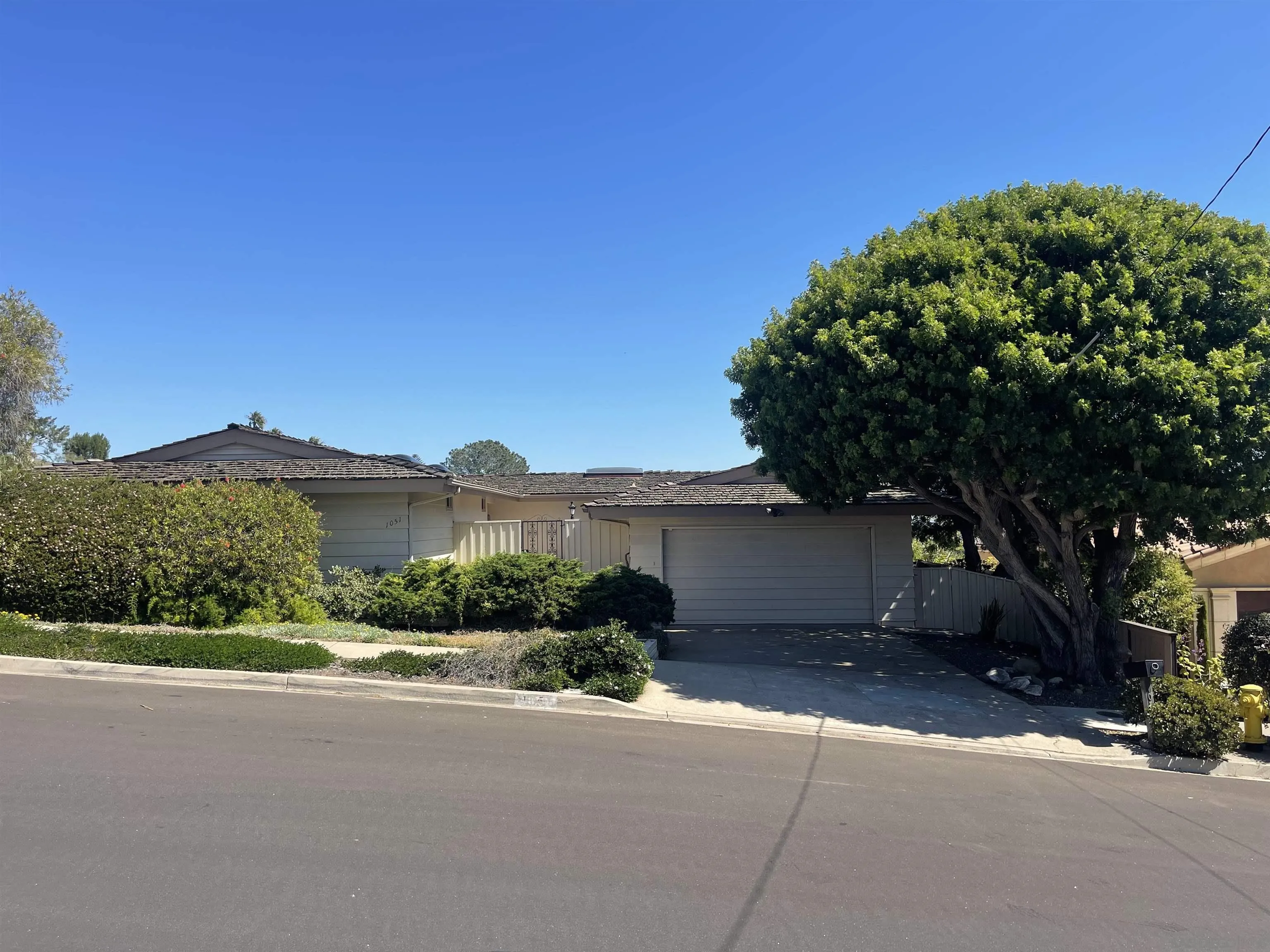 https://cdn.realtyfeed.com/cdn/127/250038448/1d9ddce0b5bf69d62ea5b9f01766e1dd.webp