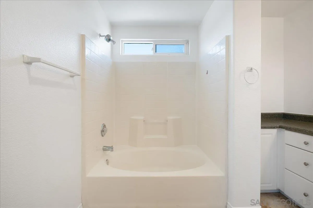https://cdn.realtyfeed.com/cdn/127/250038449/069a7f7f0fbd5a415de4782ed0cb0baf.webp
