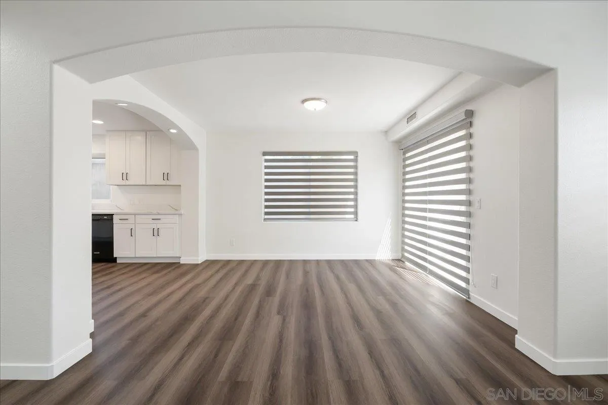 https://cdn.realtyfeed.com/cdn/127/250038449/21c17680ad9b3ff03f18dfd06ba639e9.webp