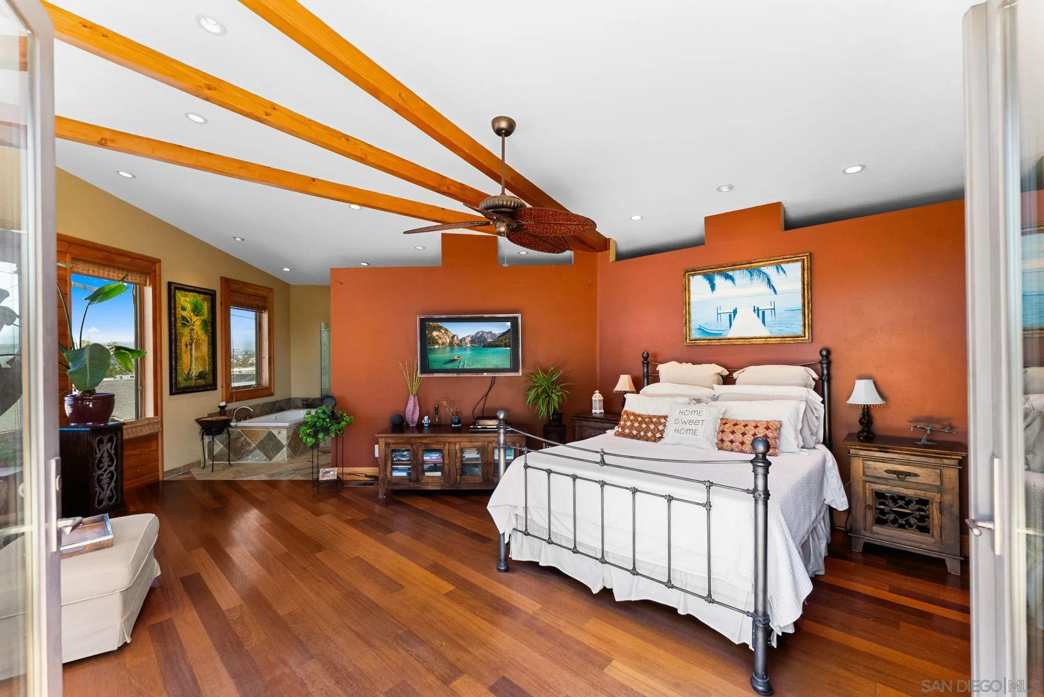 https://cdn.realtyfeed.com/cdn/127/250038464/4bdd56bde63cb5a67bef9d3151f9627f.webp