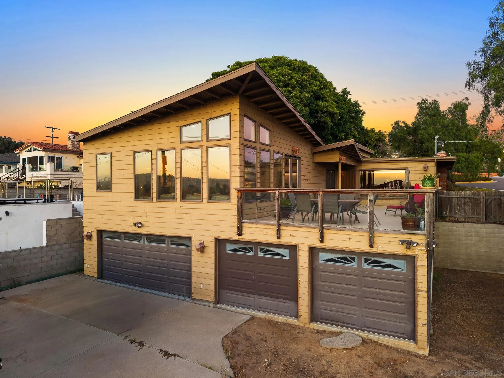 https://cdn.realtyfeed.com/cdn/127/250038464/7cd0daf0d4825e89e026064bbd6e36df.webp