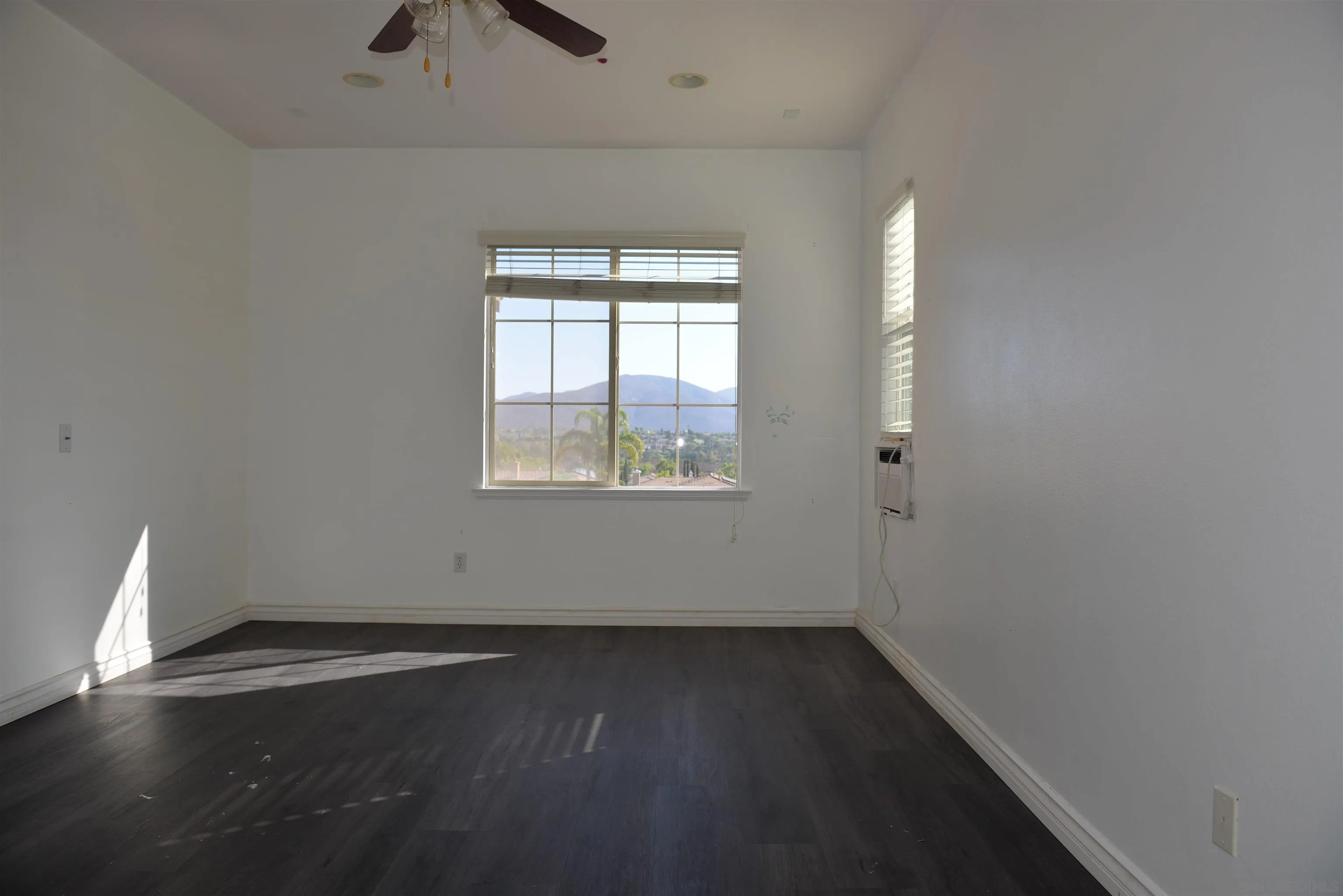 https://cdn.realtyfeed.com/cdn/127/250038476/f95d89763872c4ad2c0e98b875e5687a.webp