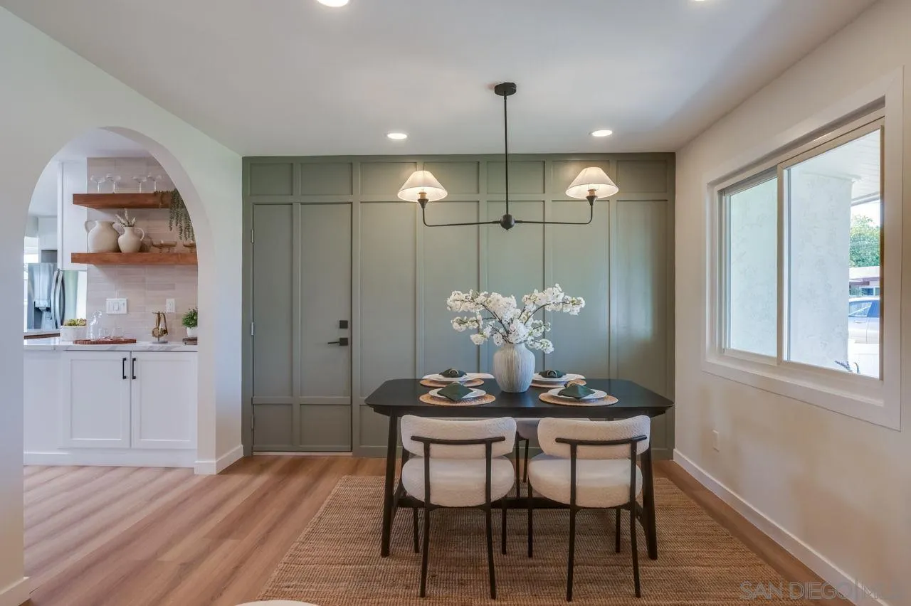 https://cdn.realtyfeed.com/cdn/127/250038479/51c2d93f8855bf4622d329238a2eb669.webp