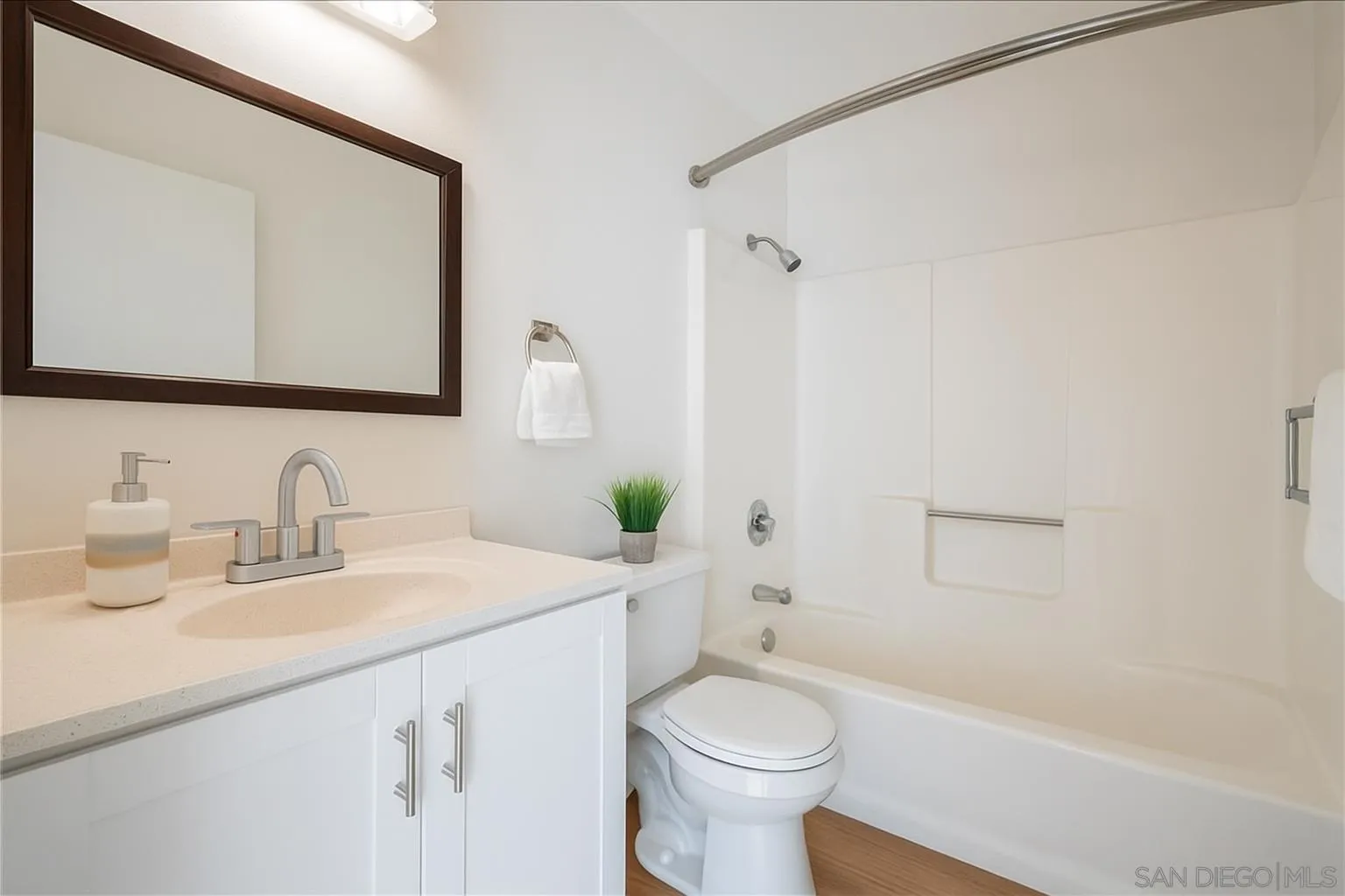 https://cdn.realtyfeed.com/cdn/127/250038484/d95b3b1974d003396e75bd3fdd4f5cd6.webp