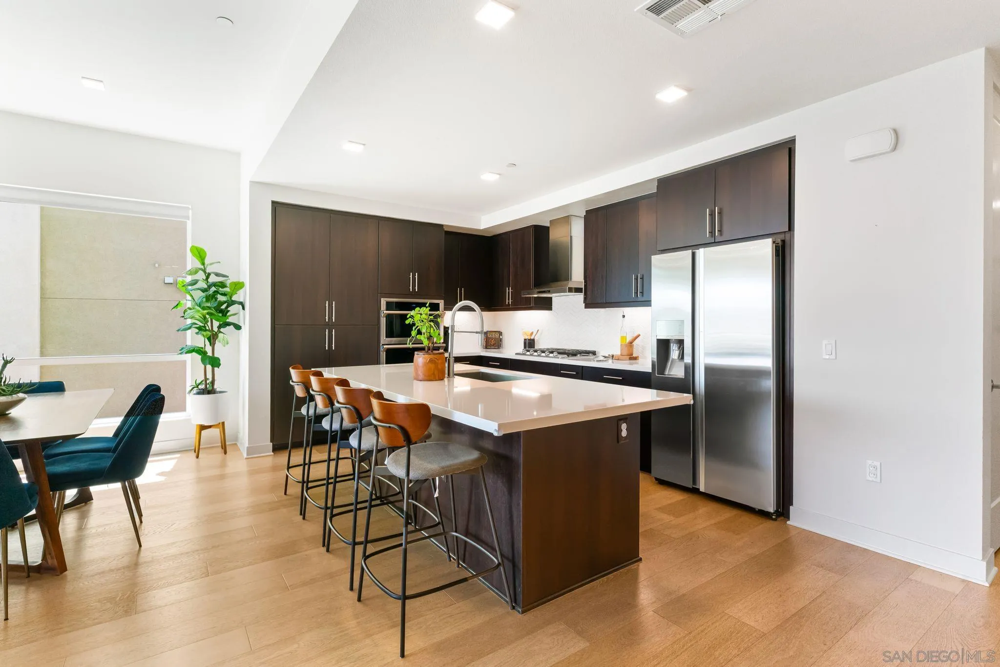 Photo #2: 250038486 Listing 