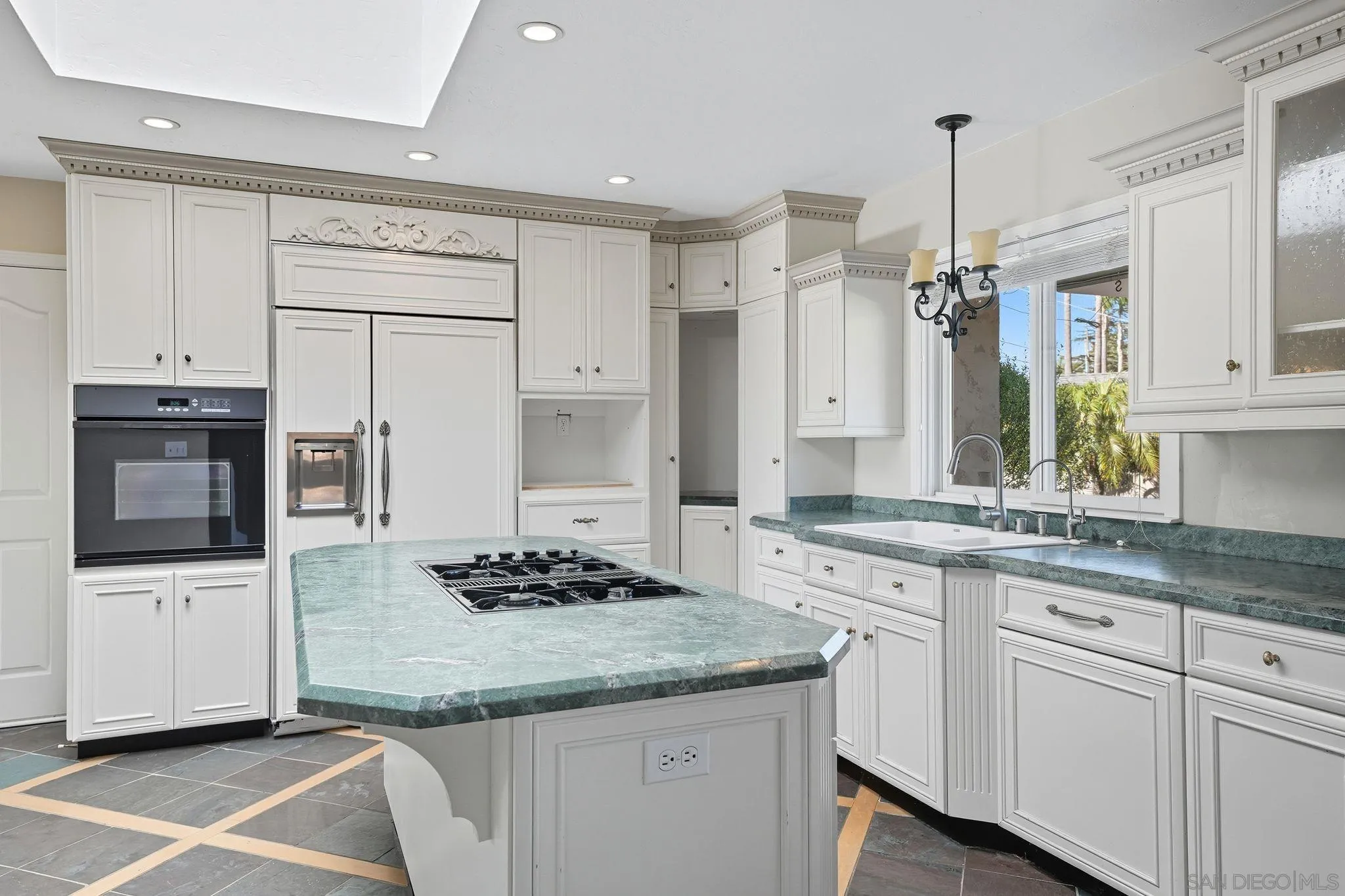 https://cdn.realtyfeed.com/cdn/127/250038492/b536c75c565535aad5c7d7329efdde0d.webp
