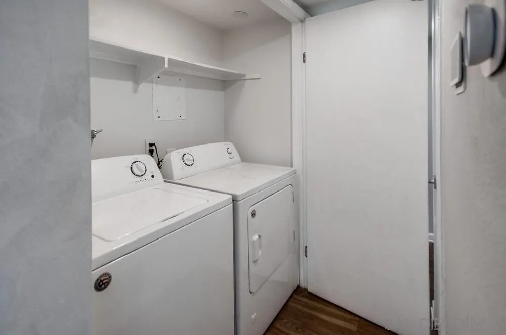 https://cdn.realtyfeed.com/cdn/127/250038493/02f02c09f9bdbede9adf36adfcee24c0.webp