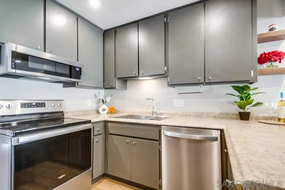 https://cdn.realtyfeed.com/cdn/127/250038493/f1180ecd75b0111d200d5a109f1e7163.webp