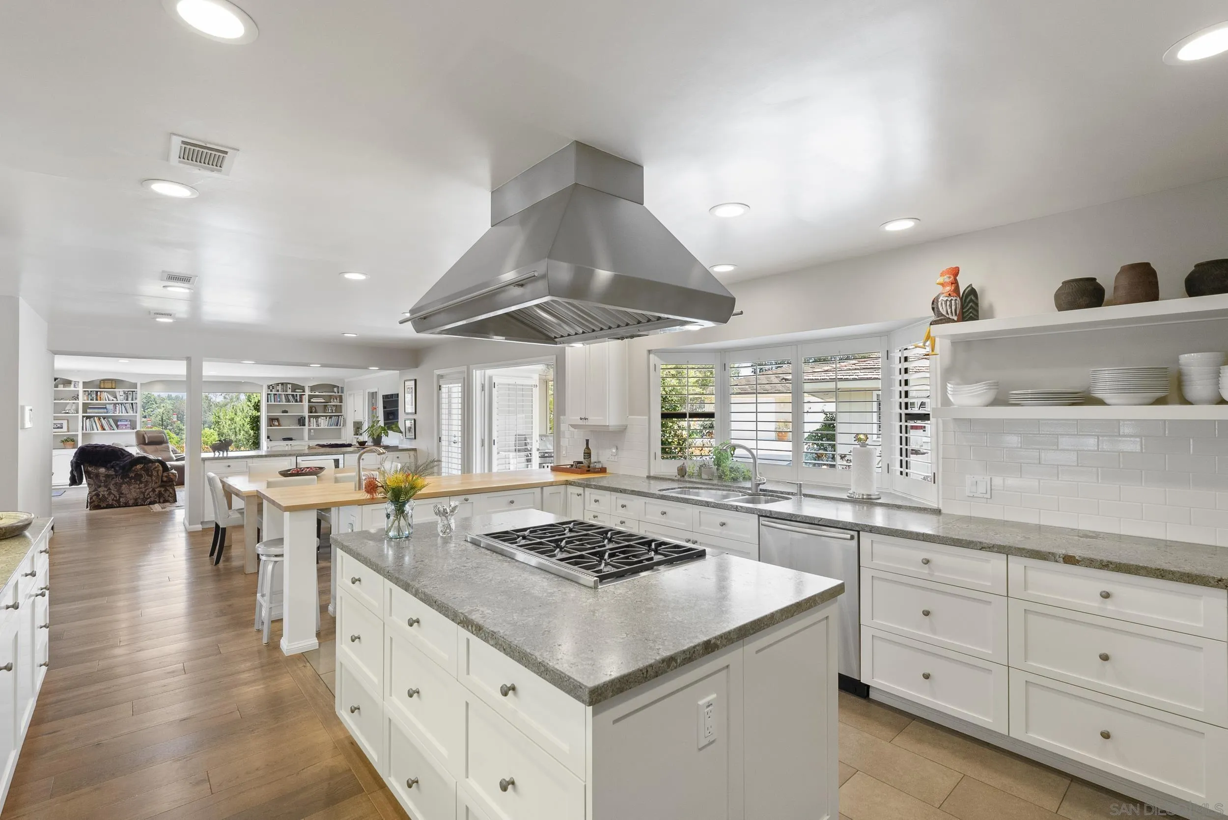 https://cdn.realtyfeed.com/cdn/127/250038494/41aceb1097d4ba87c359bdbdee98c44f.webp