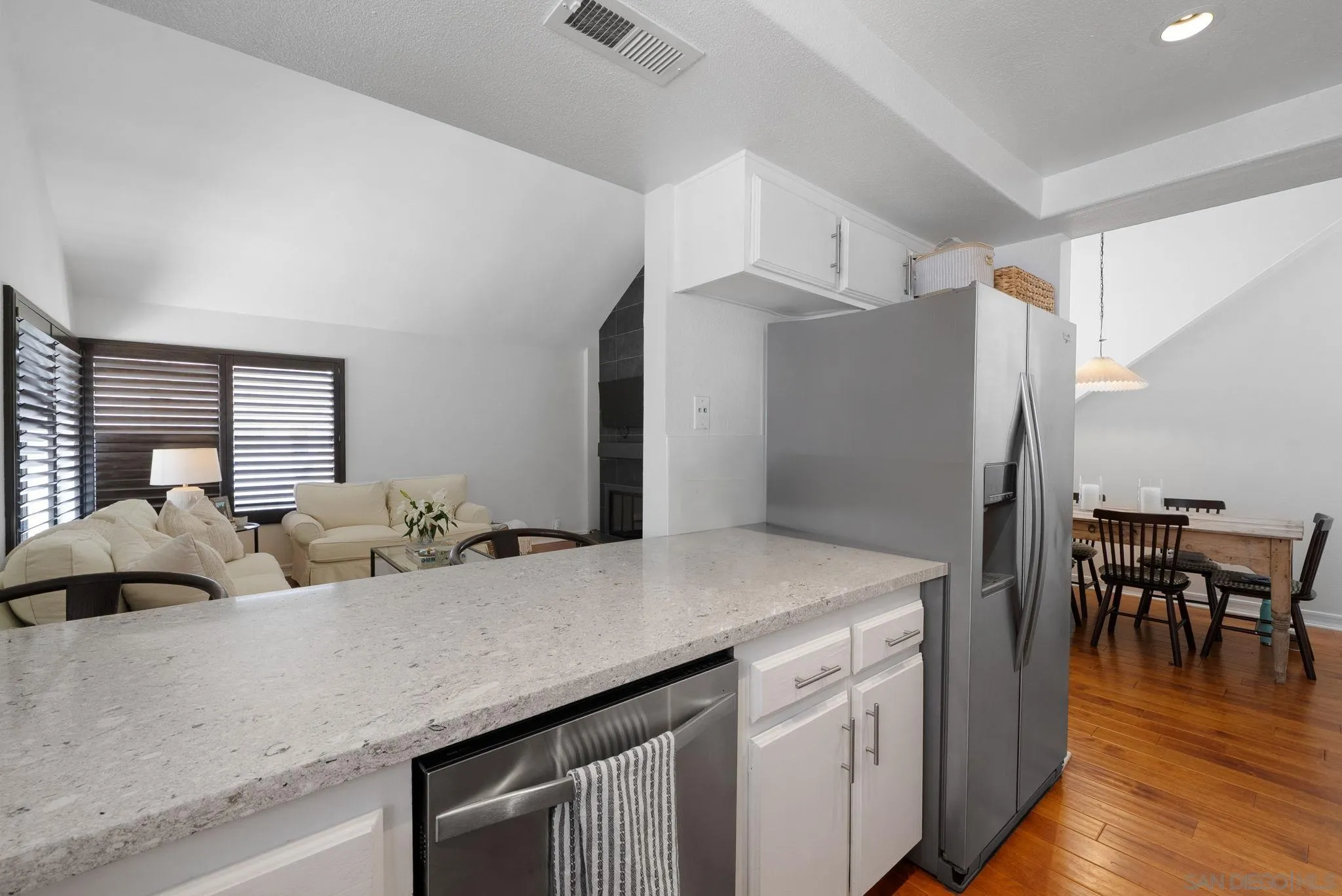 Photo #8: 250038495 Listing: Photo #8