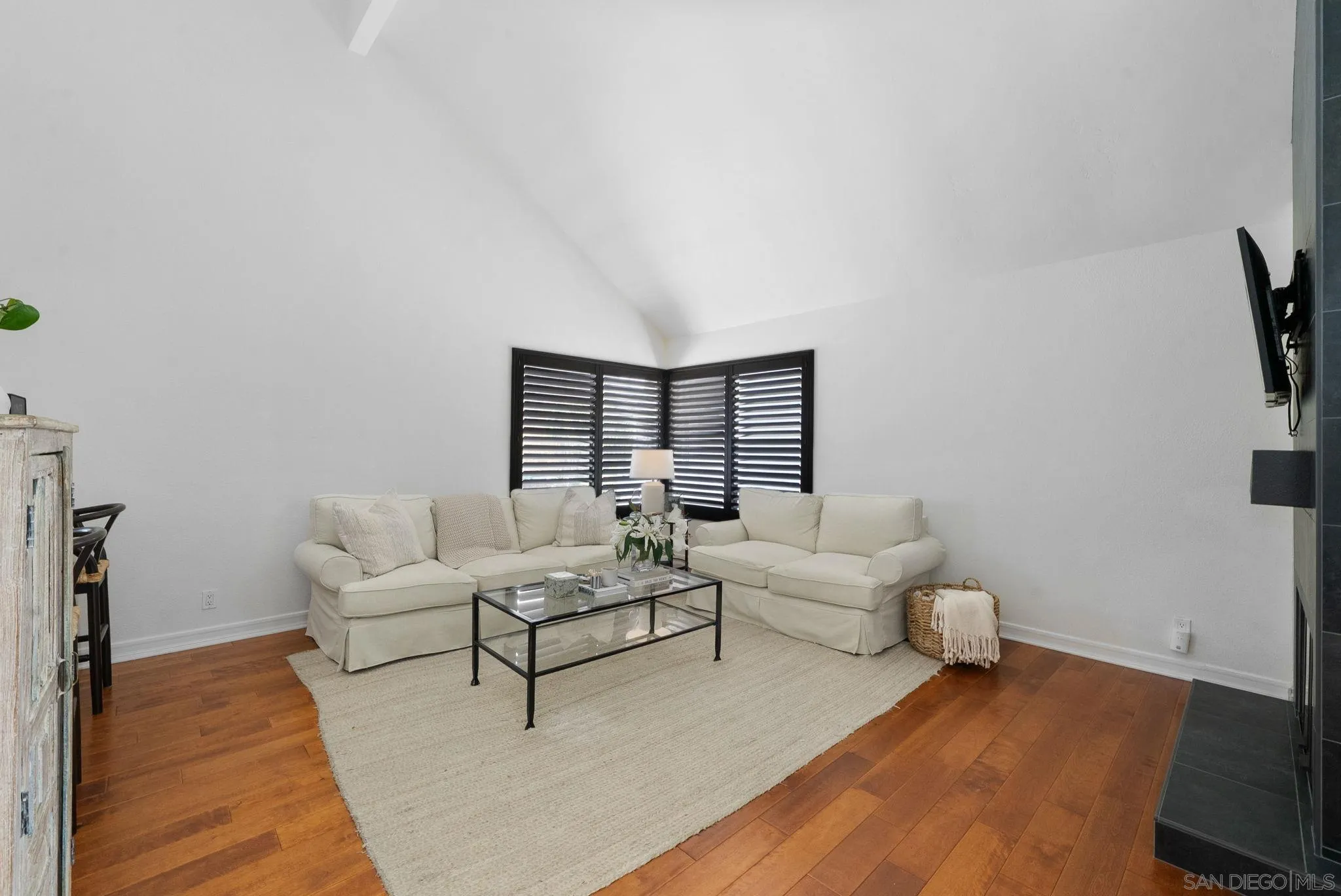 Photo #3: 250038495 Listing 