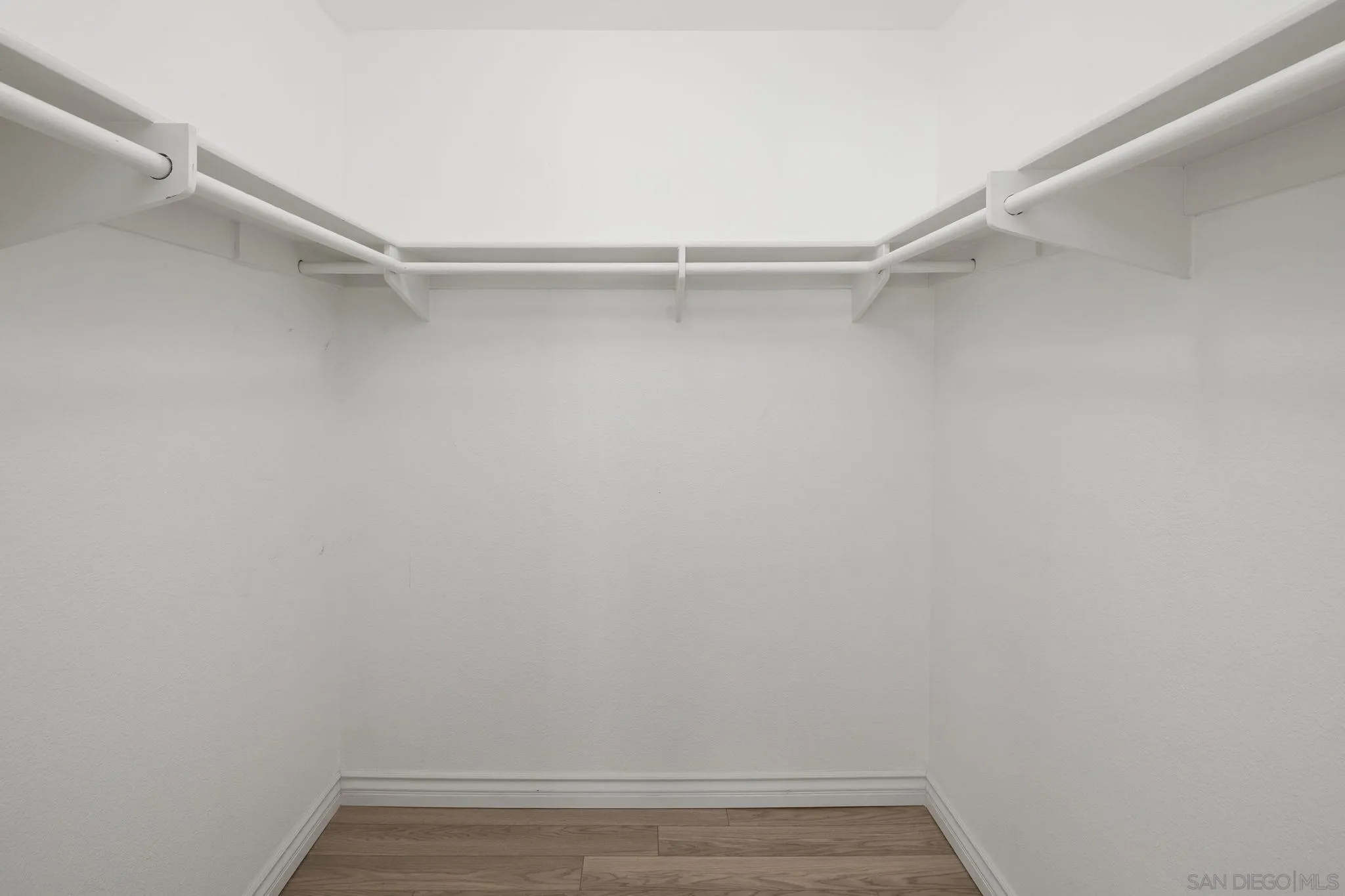 Photo #12: 250038496 Listing: Photo #12