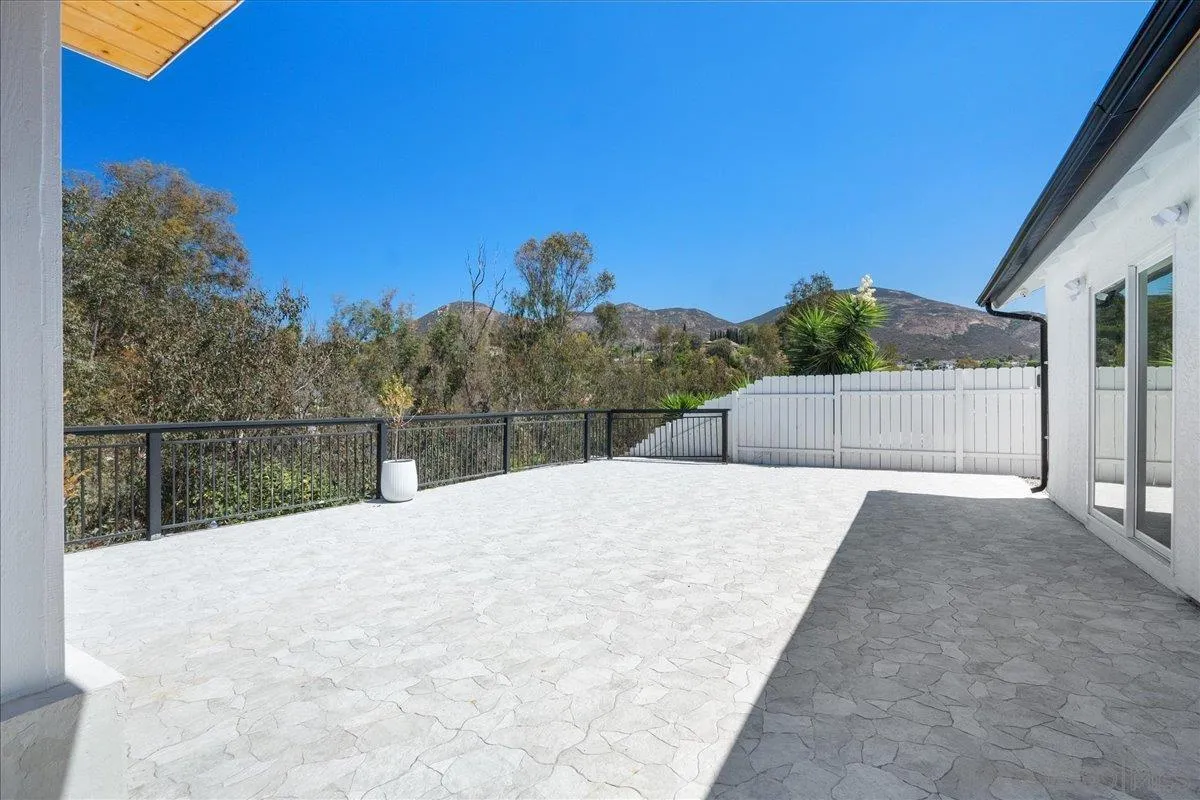 https://cdn.realtyfeed.com/cdn/127/250038497/22953fbfe7fe3ae5befbc0afb795a88a.webp