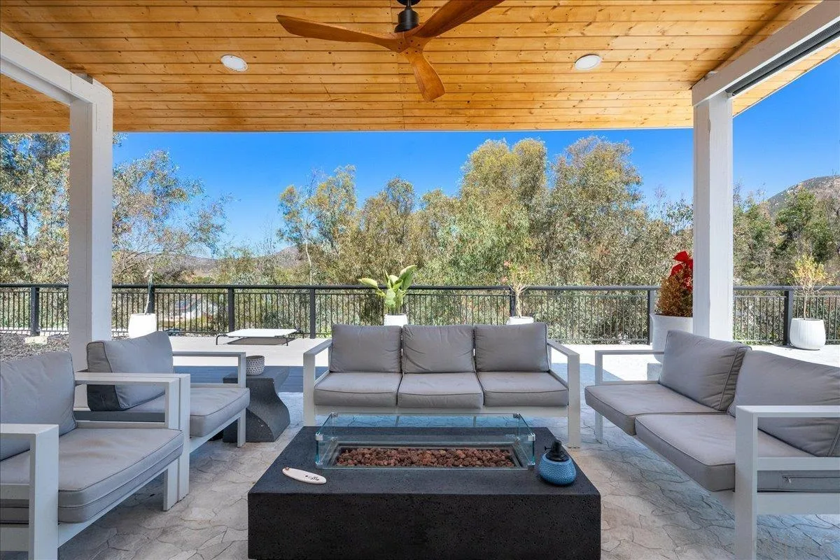 https://cdn.realtyfeed.com/cdn/127/250038497/b9648a46dabe2611aa1823a55a0d10de.webp