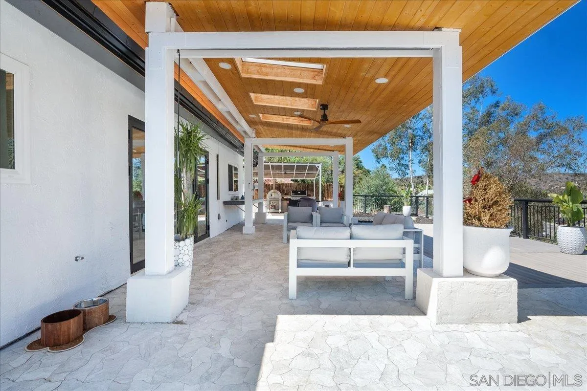 https://cdn.realtyfeed.com/cdn/127/250038497/cbadc6255209f96ae80b1f831f287ffd.webp