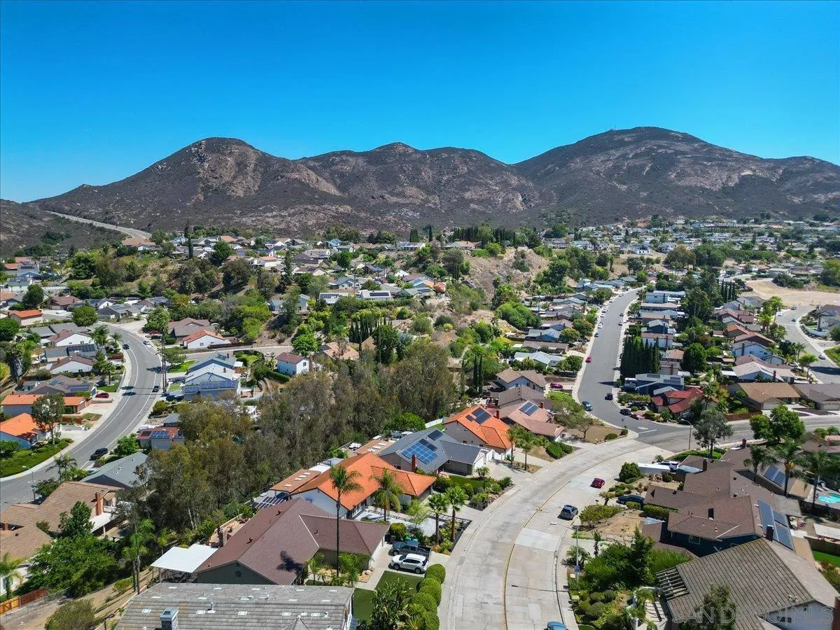 https://cdn.realtyfeed.com/cdn/127/250038497/e8cb96f35ea9dda7820a85d2fb5439c7.webp