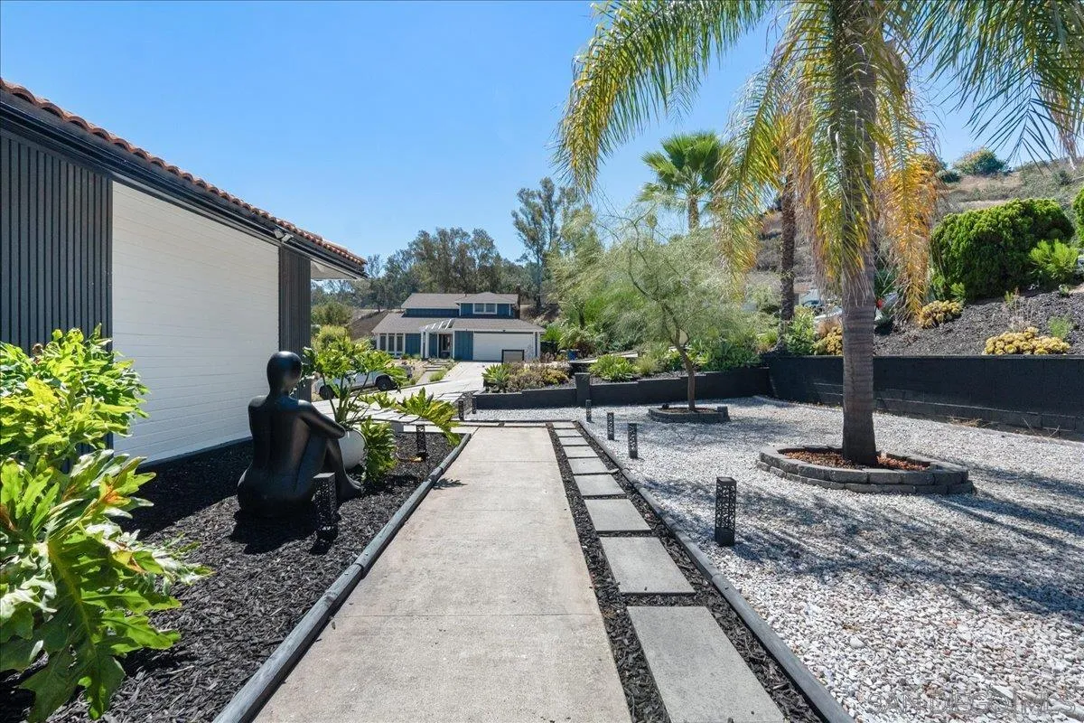 https://cdn.realtyfeed.com/cdn/127/250038497/ebae6cd8a5ec7c79e8f8029ab8dcb493.webp