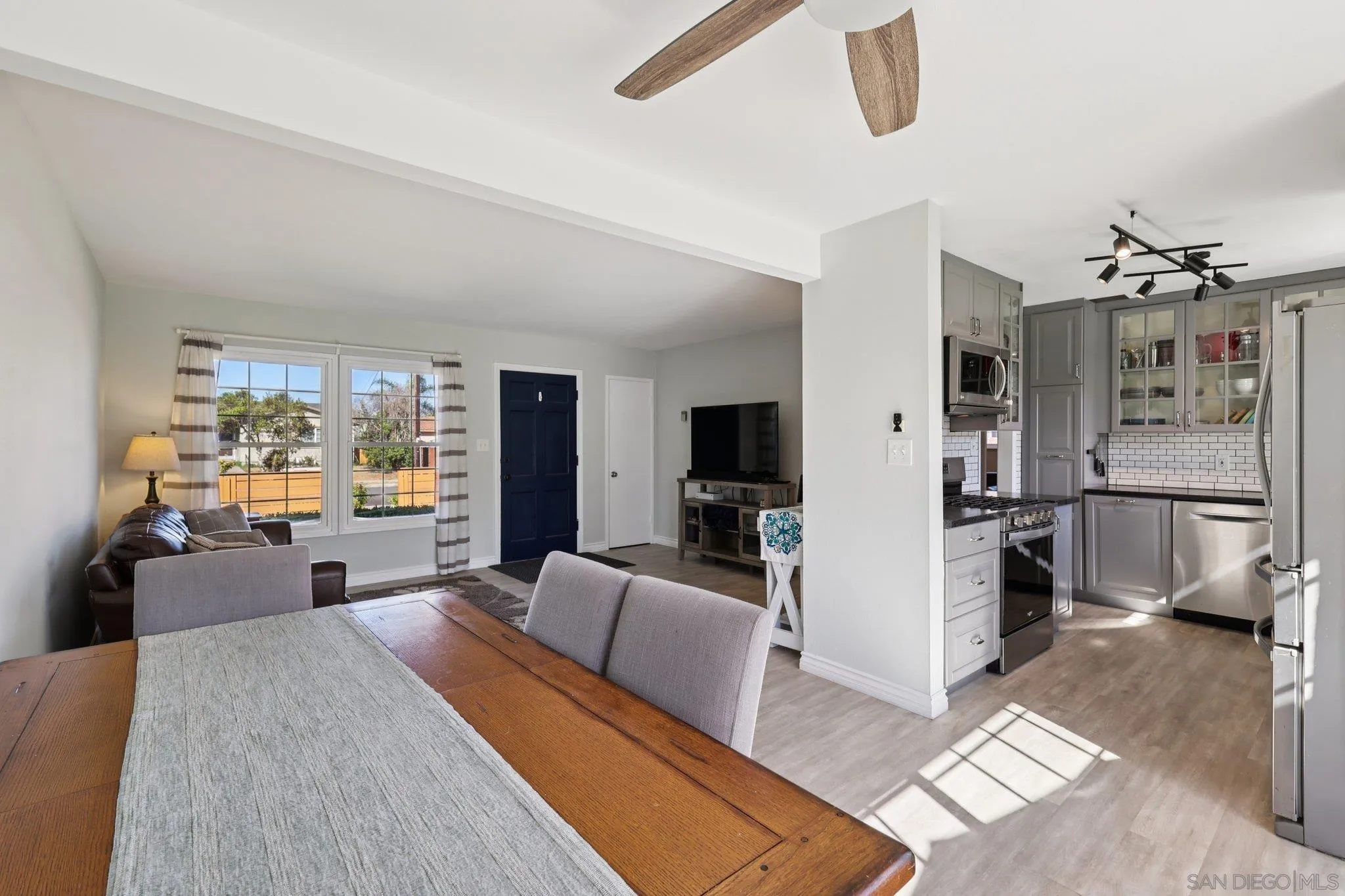 https://cdn.realtyfeed.com/cdn/127/250038500/f1d5d0c222dc3573529b3fd8bb5aaa7b.webp